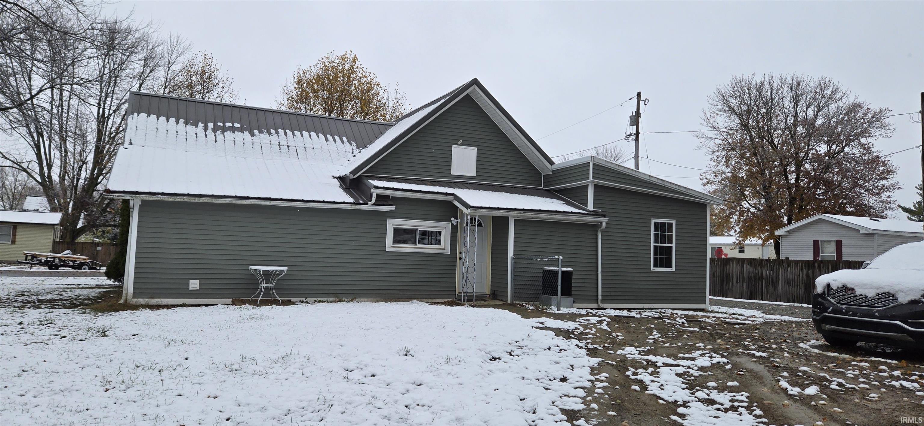 Photo 4 of 408 E Sycamore Street