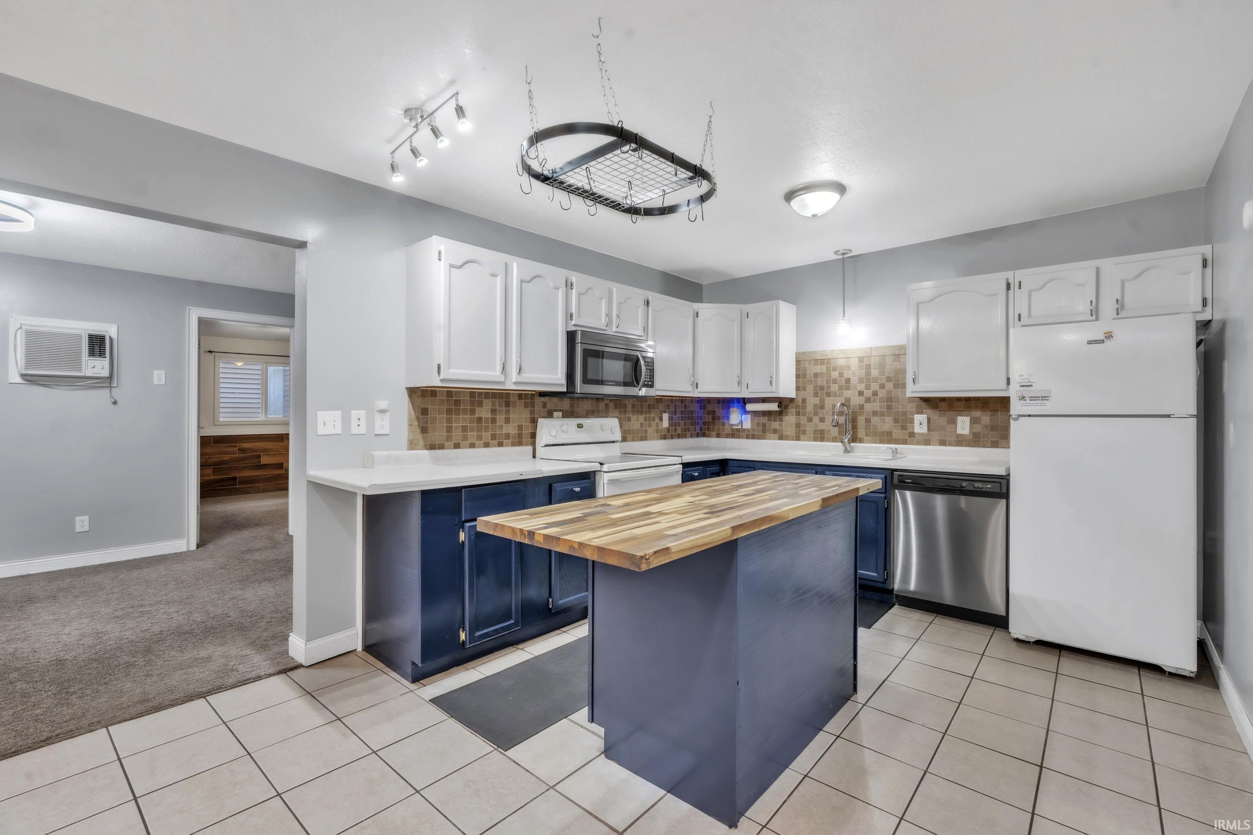 Photo 11 of 885 W 590 S Road