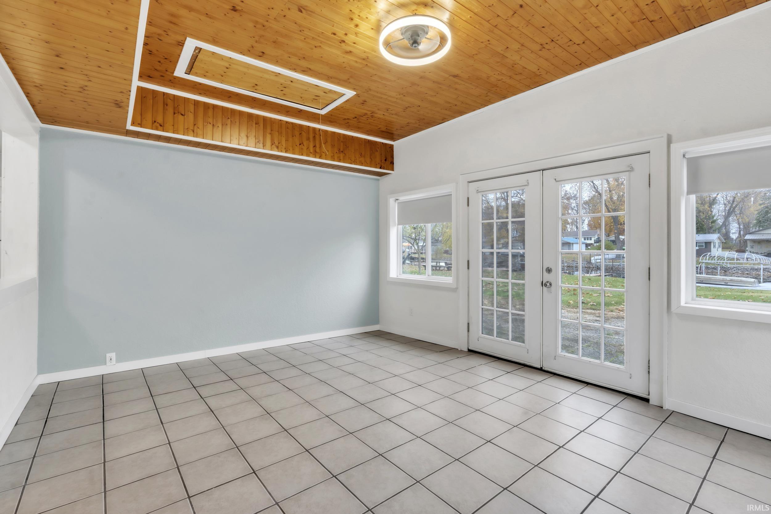 Photo 14 of 885 W 590 S Road