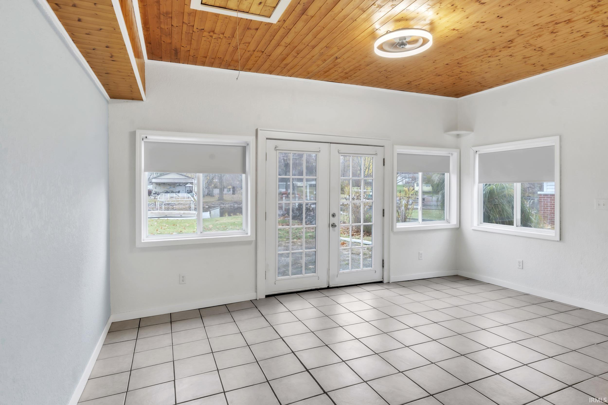 Photo 16 of 885 W 590 S Road