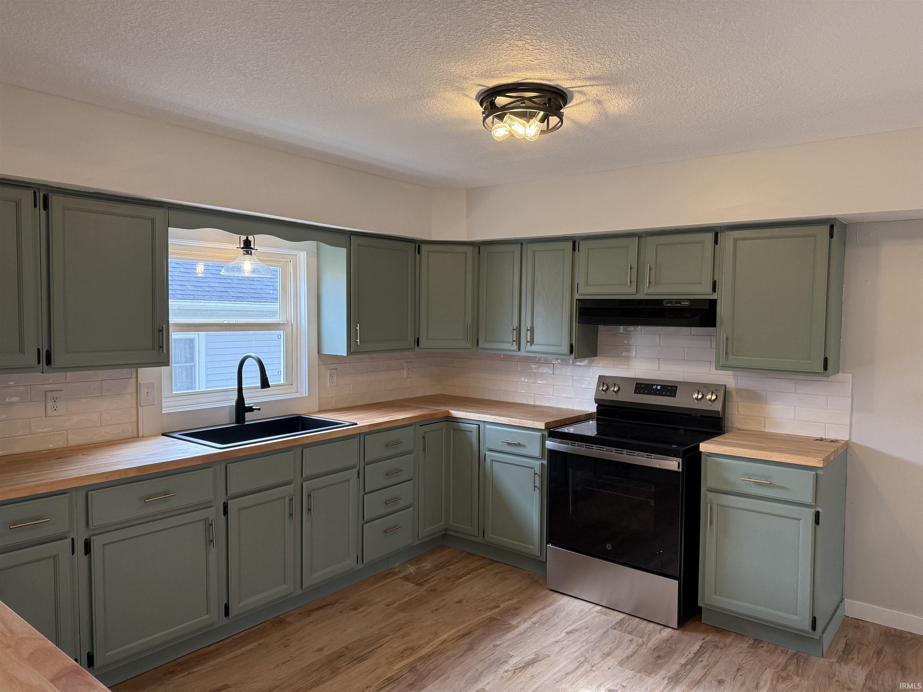 Photo 1 of 1107 N Lima Road