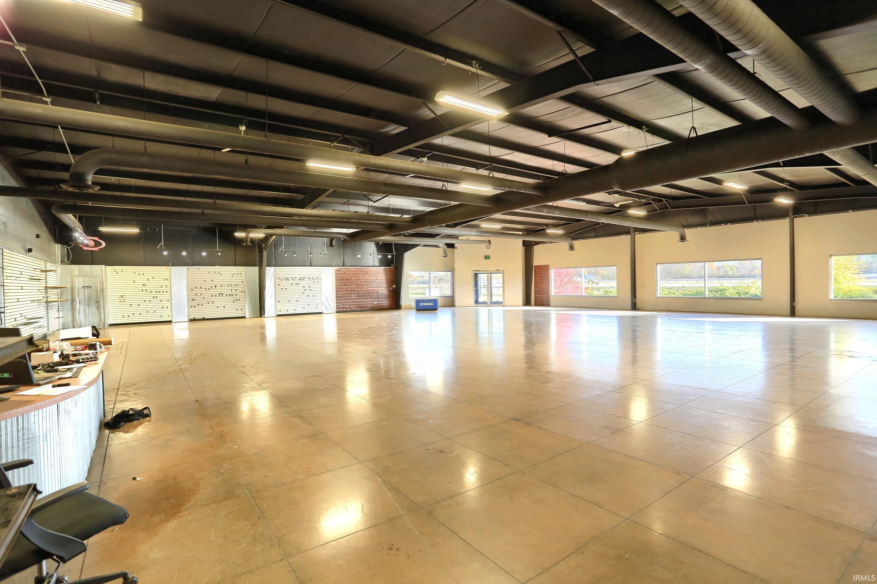 Photo 11 of 665 W Connexion Way