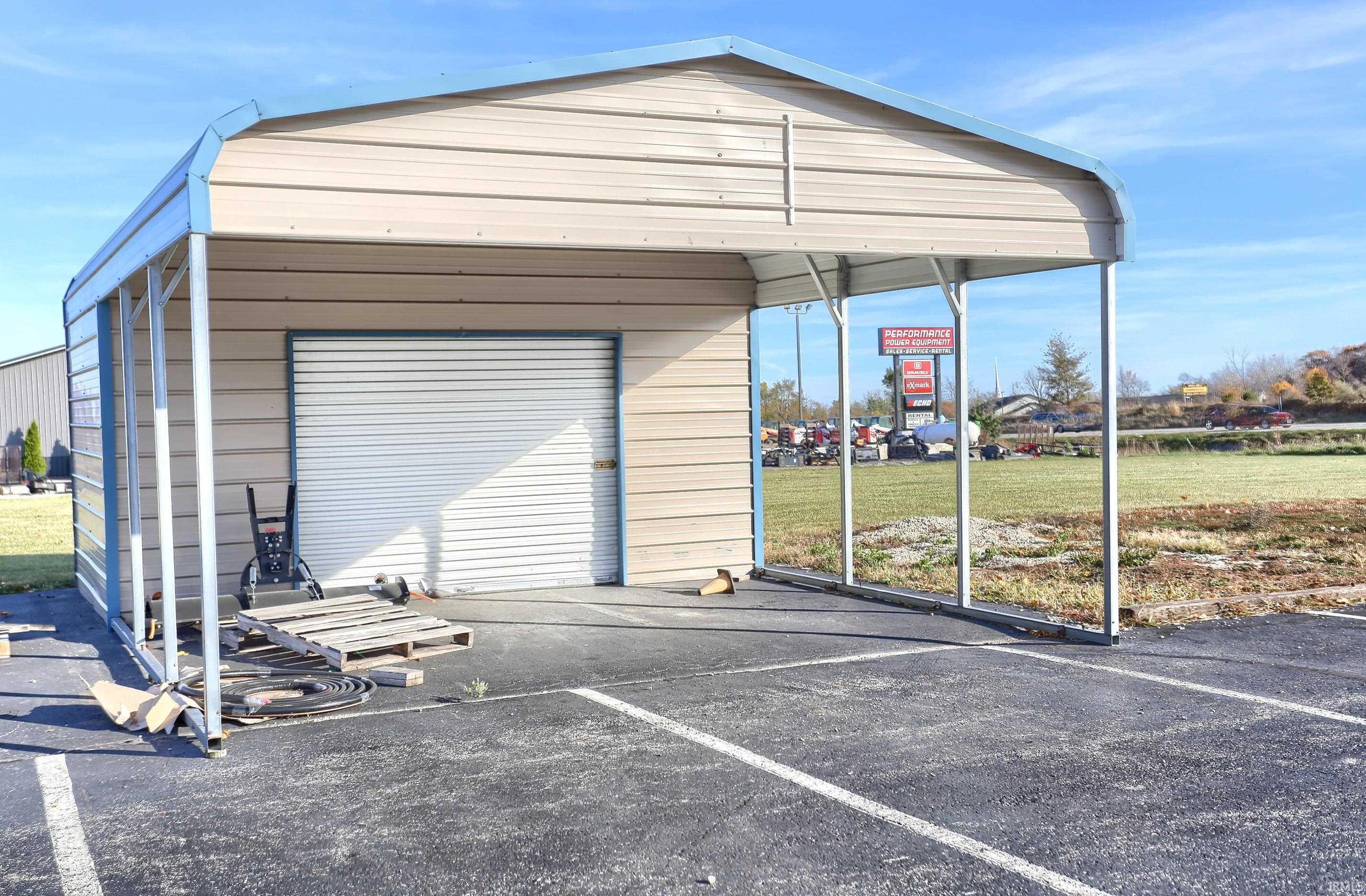 Photo 13 of 665 W Connexion Way