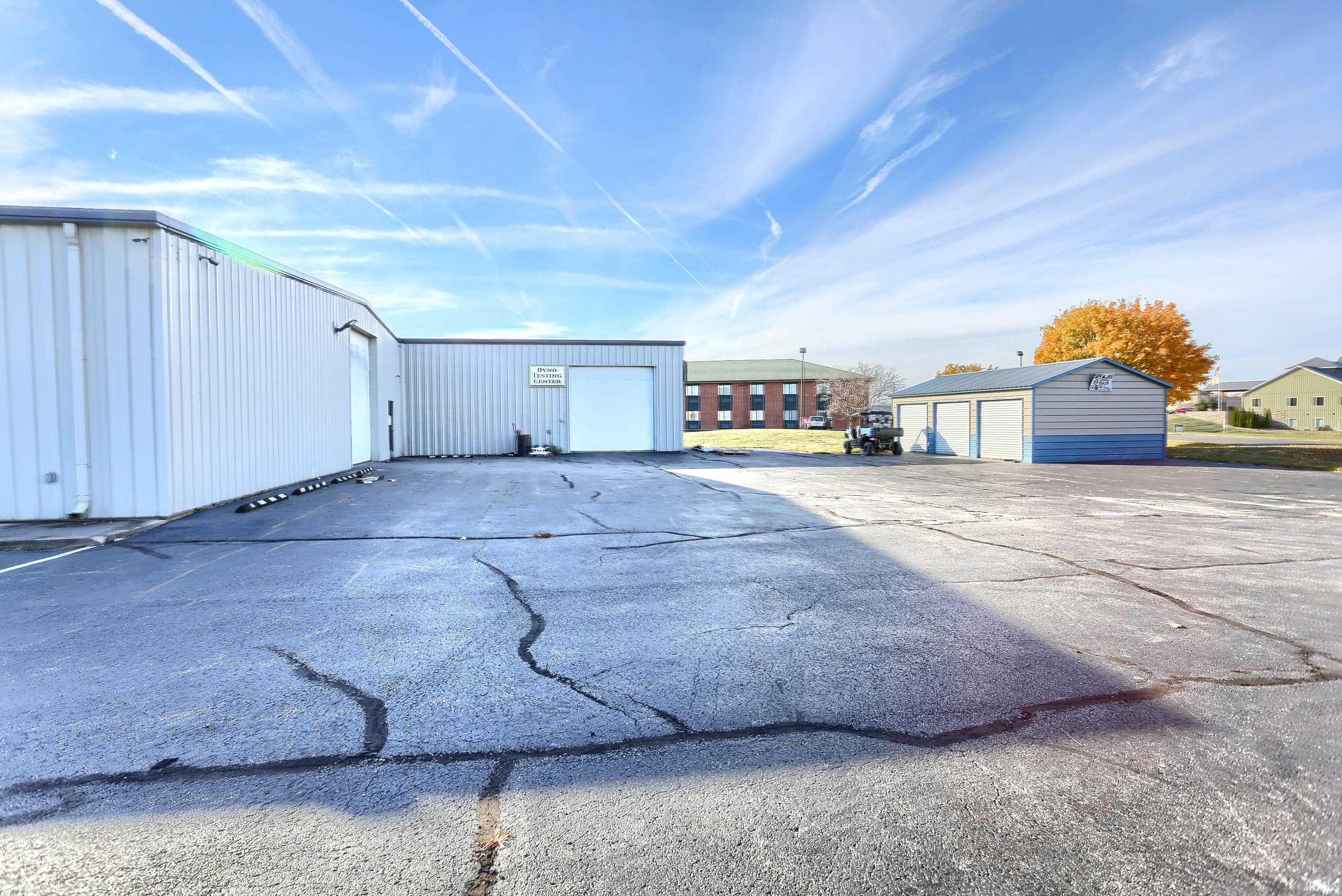 Photo 15 of 665 W Connexion Way