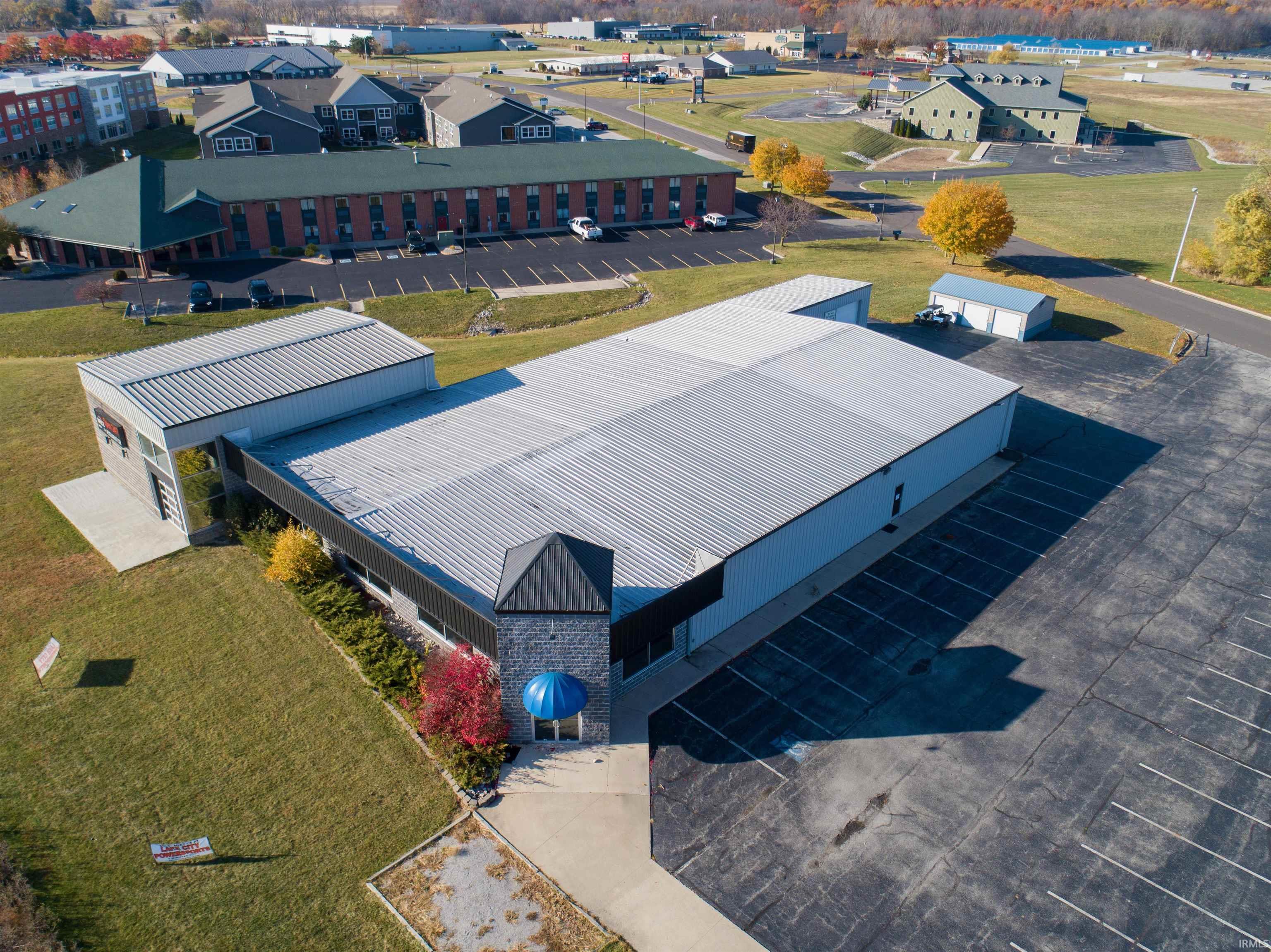 Photo 4 of 665 W Connexion Way