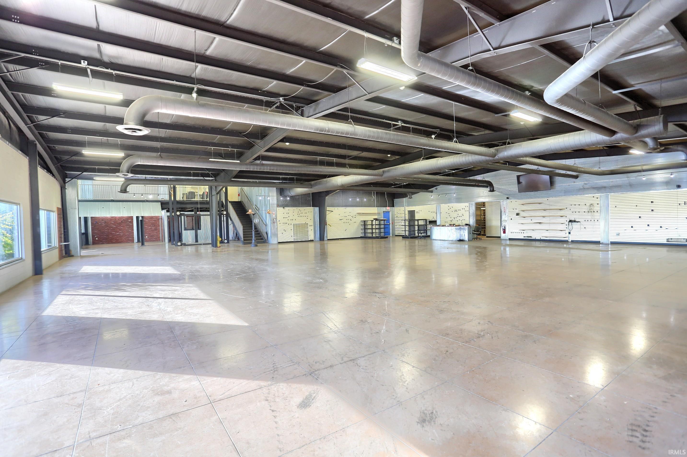 Photo 7 of 665 W Connexion Way