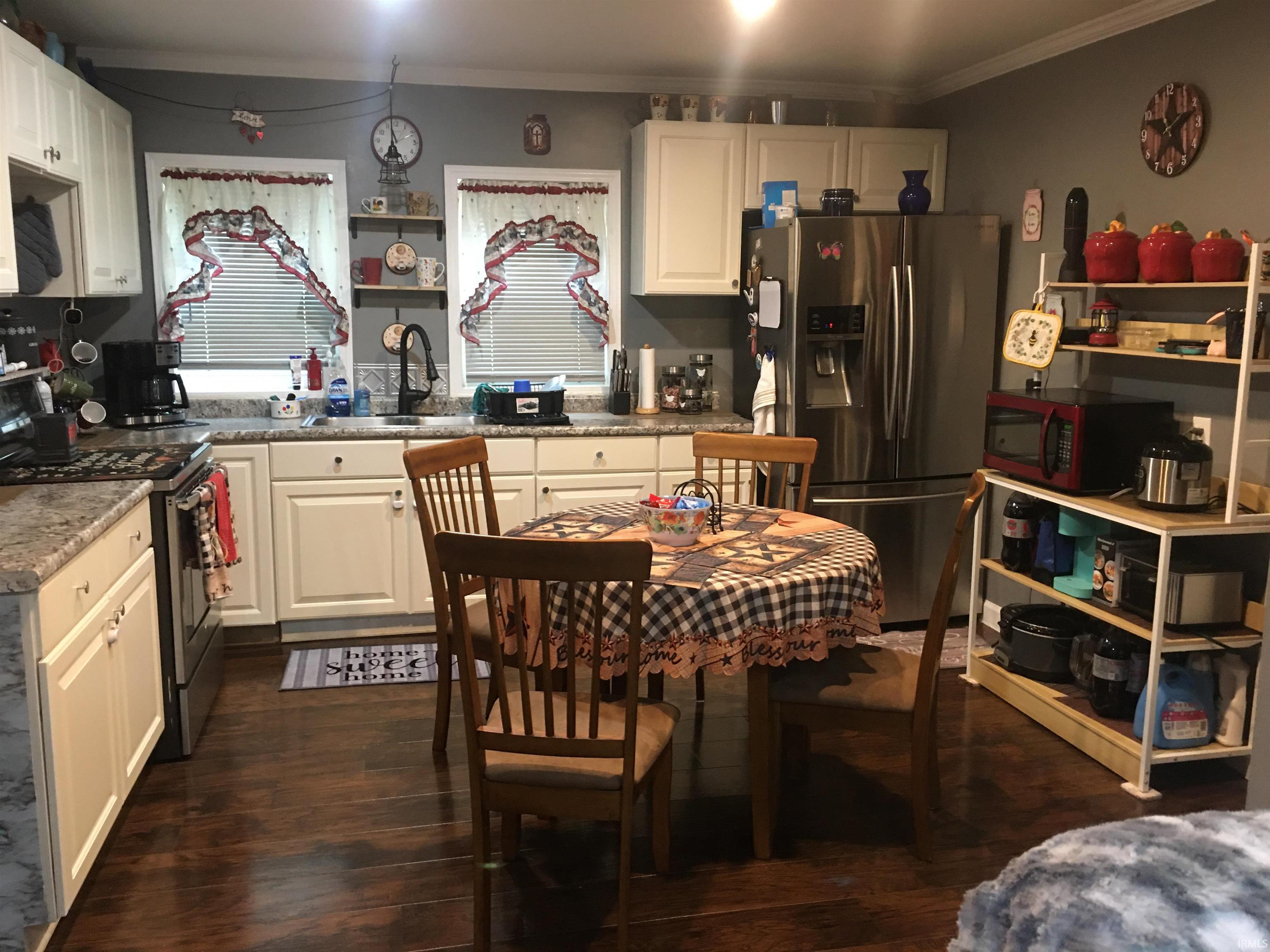 Homes for sale in Petersburg, IN | 1304 E Cedar St, Petersburg, IN 47567 | MLS# 202545483