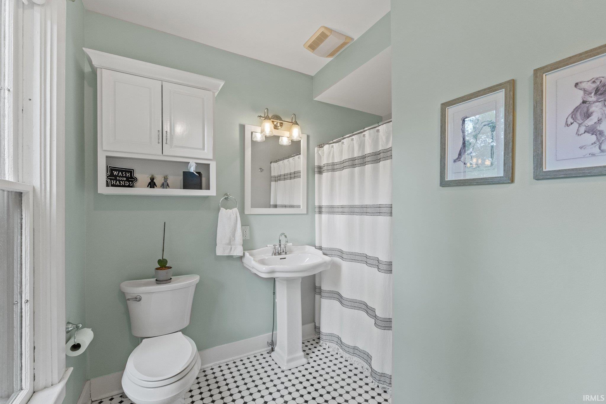 Photo 14 of 1336 W Washington Boulevard