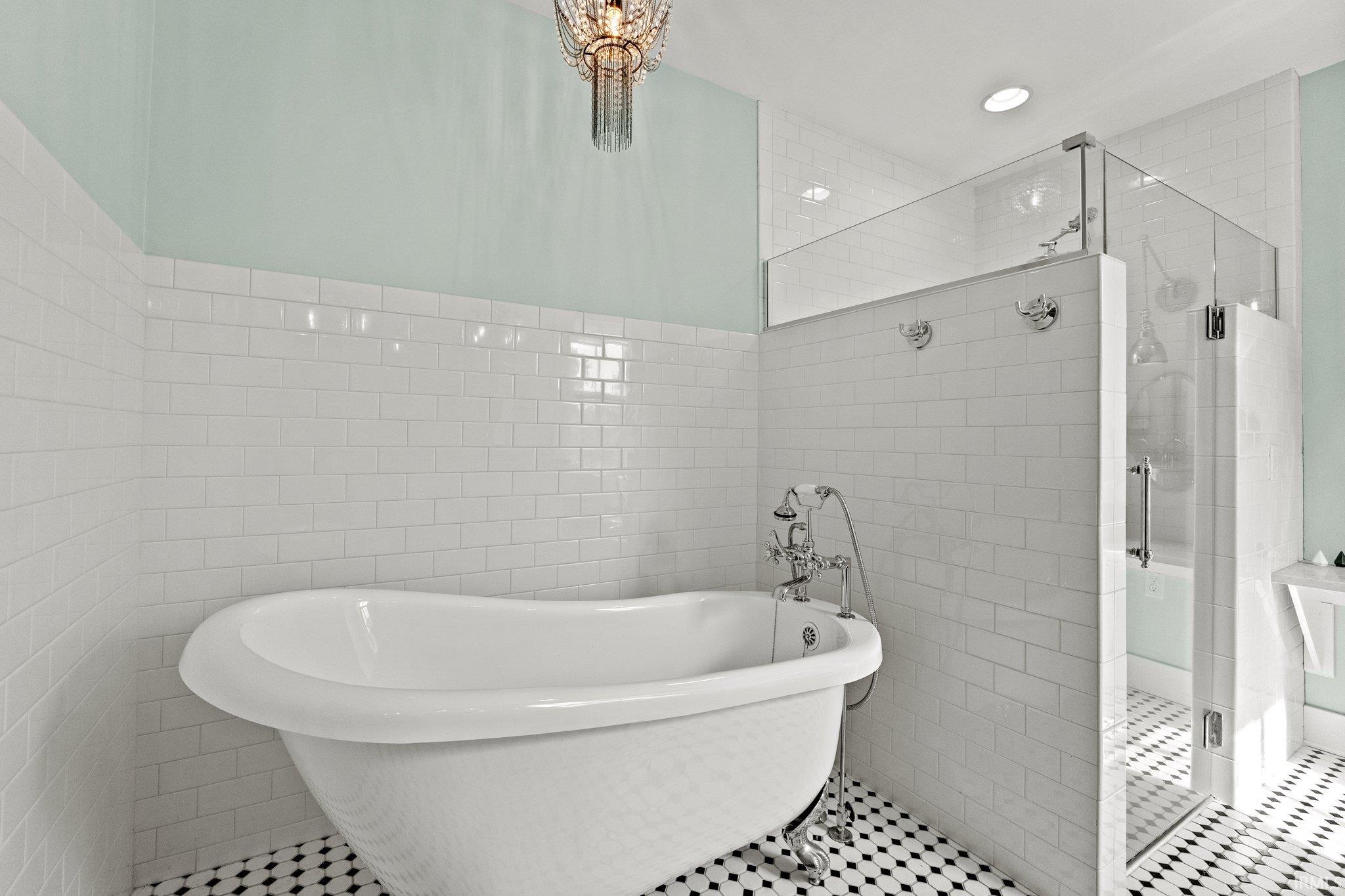 Photo 20 of 1336 W Washington Boulevard