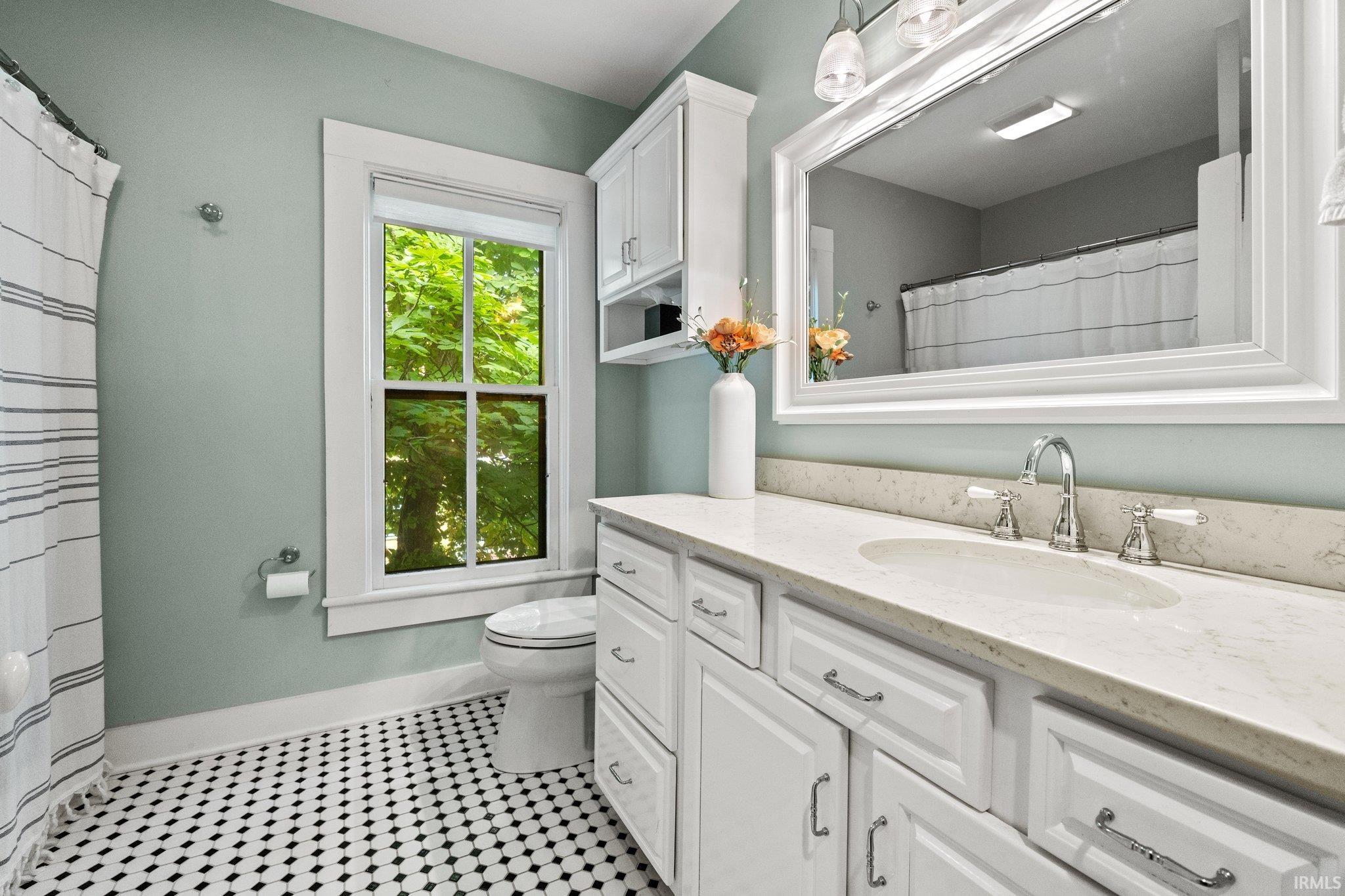 Photo 25 of 1336 W Washington Boulevard