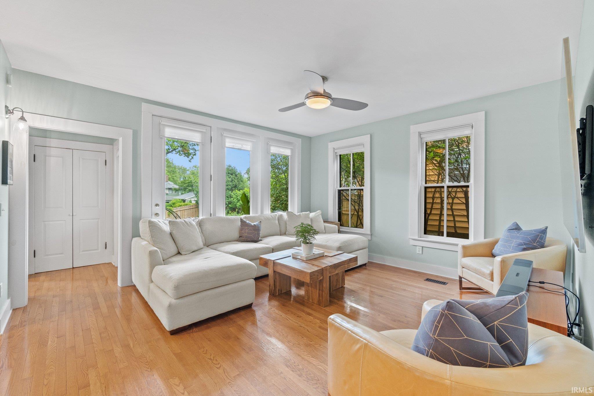 Photo 4 of 1336 W Washington Boulevard