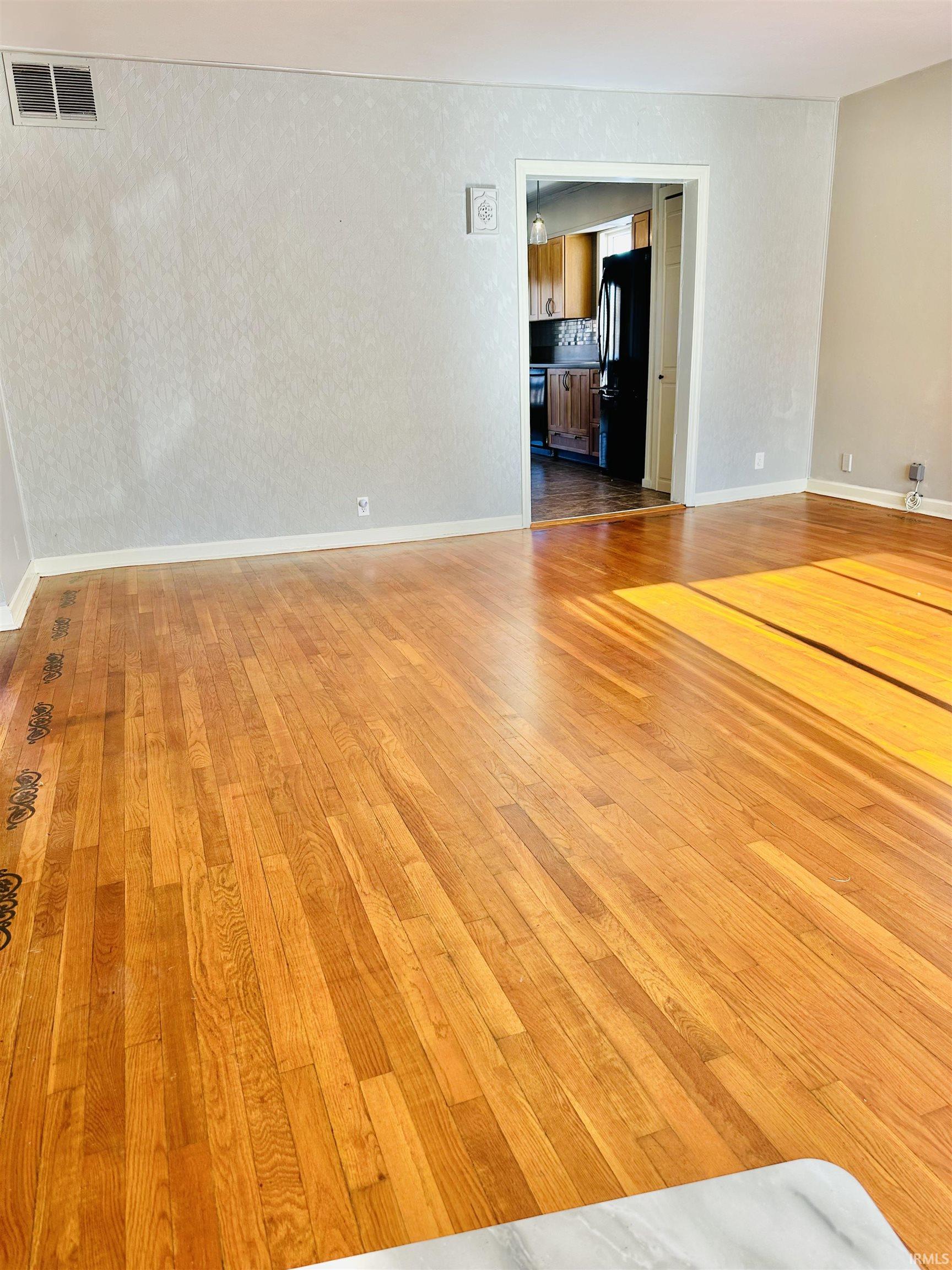 Homes for sale in Yorktown, IN | 8812 W Mill Rd, Yorktown, IN 47396 | MLS# 202545498