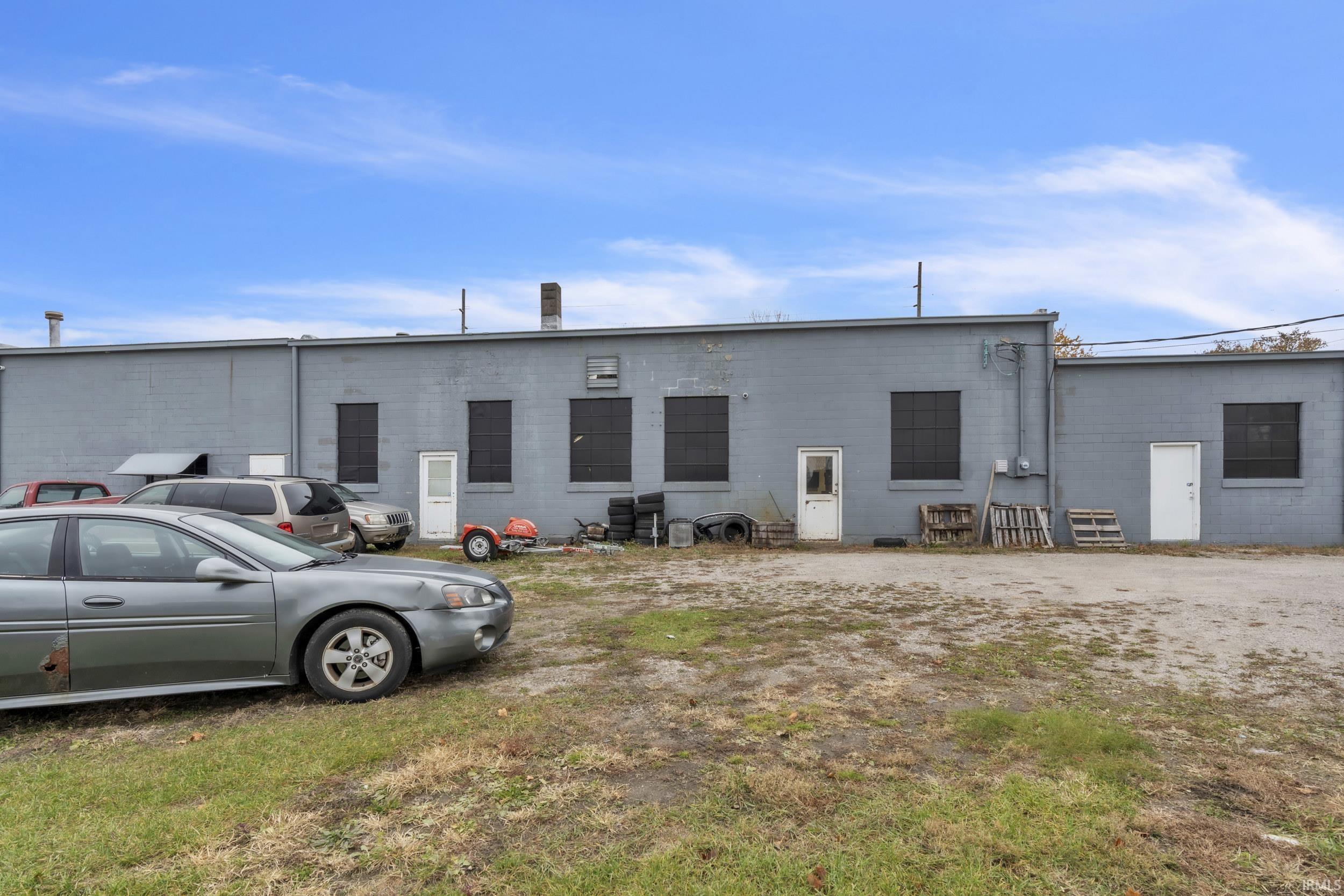 Photo 4 of 701 Krueger Street