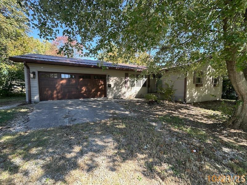 Homes for sale in Petersburg, IN | 602 S 10th St, Petersburg, IN 47567 | MLS# 202545514