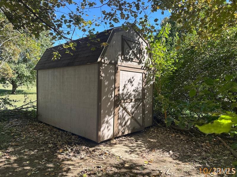 Homes for sale in Petersburg, IN | 602 S 10th St, Petersburg, IN 47567 | MLS# 202545514