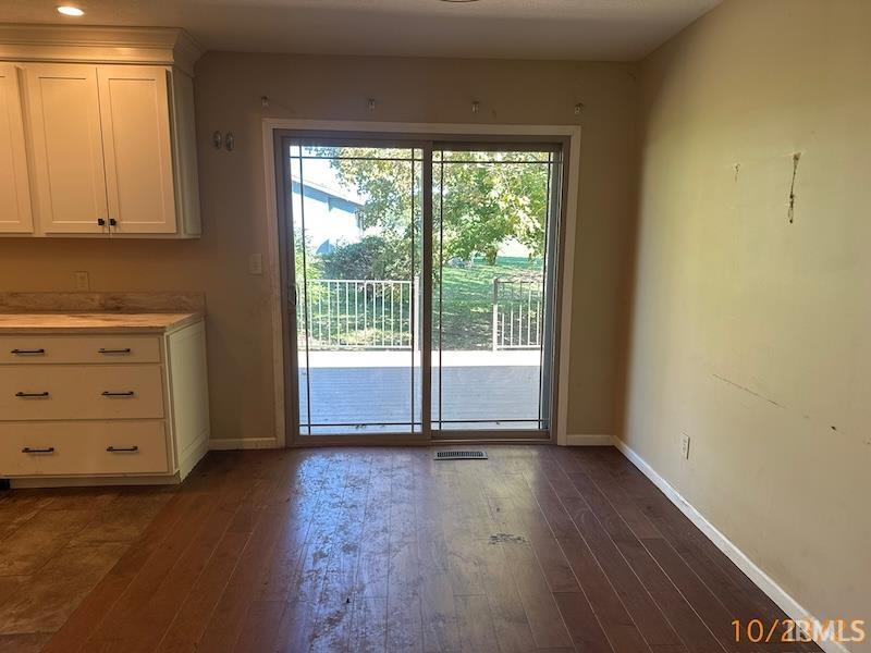 Homes for sale in Petersburg, IN | 602 S 10Th St, Petersburg, IN 47567 | MLS# 202545514