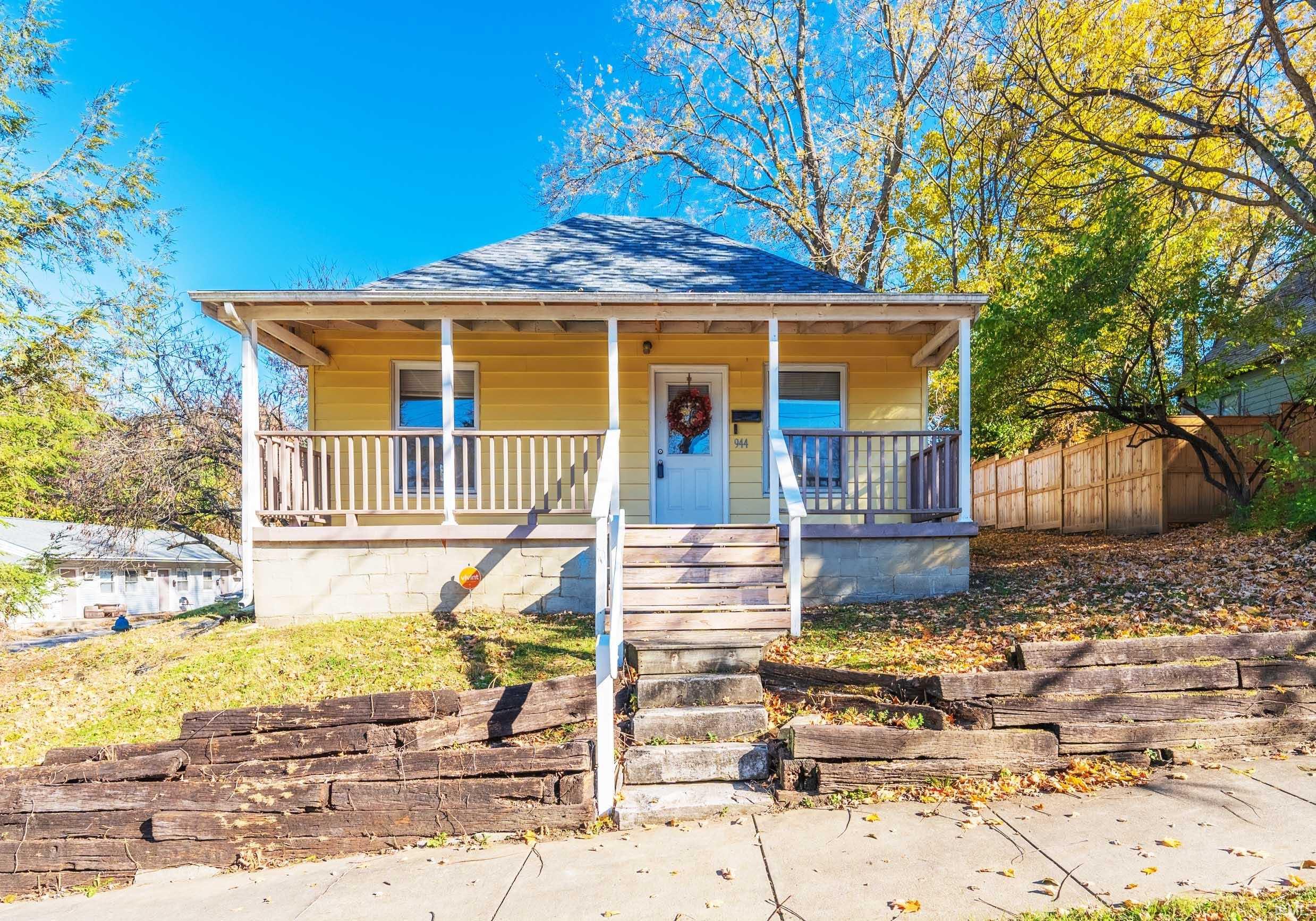 Homes for sale in Bloomington, IN | 944 N Jackson St, Bloomington, IN 47404 | MLS# 202545524