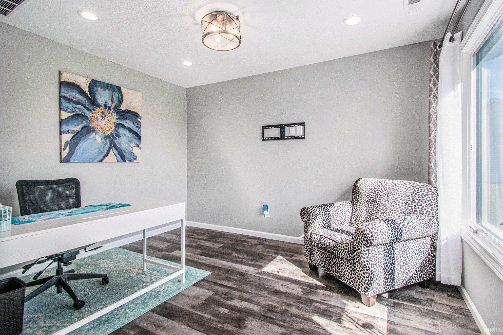 Photo 6 of 217 W Longfellow Boulevard