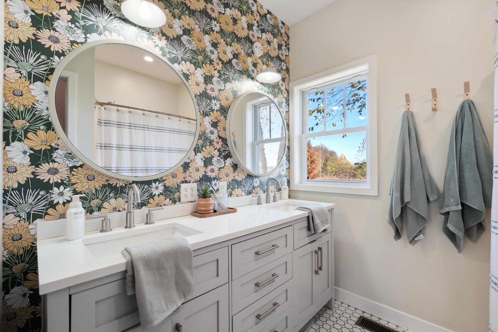 Photo 12 of 1299 N 175 E