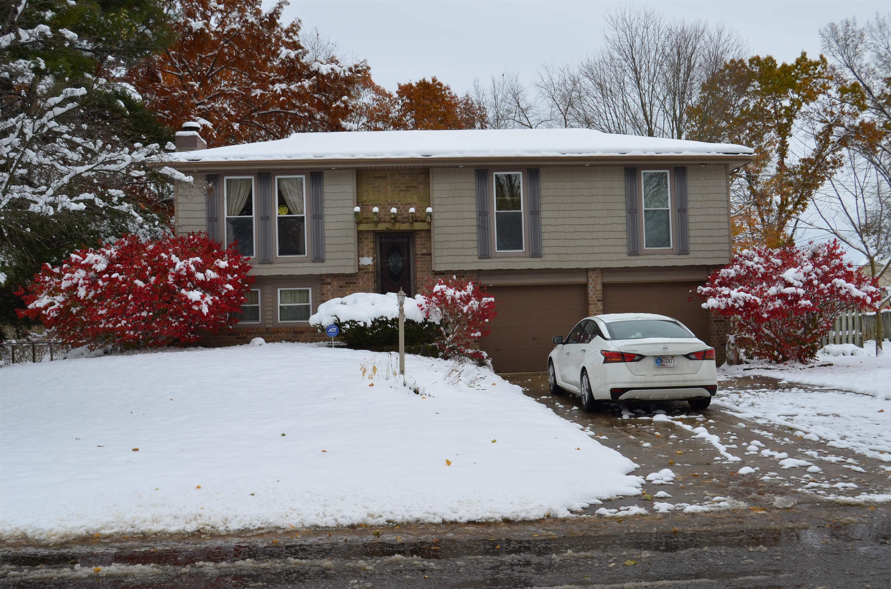 Homes for sale in Elkhart, IN | 53854 Homeland Dr, Elkhart, IN 46514 | MLS# 202545645