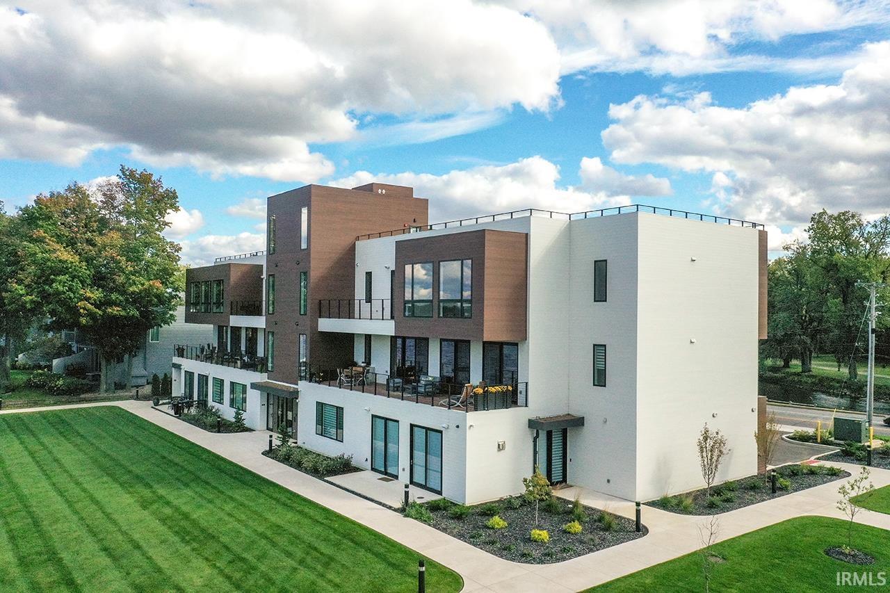 Photo 1 of 960 E Jackson, 302 Boulevard