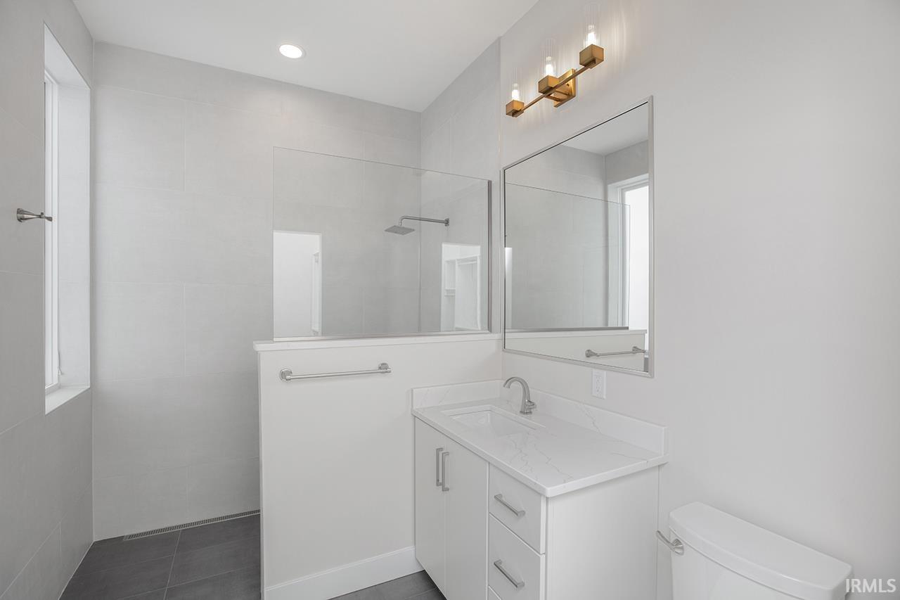 Photo 18 of 960 E Jackson, 302 Boulevard