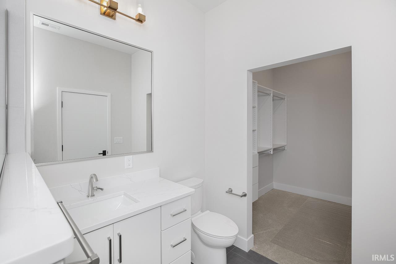 Photo 19 of 960 E Jackson, 302 Boulevard