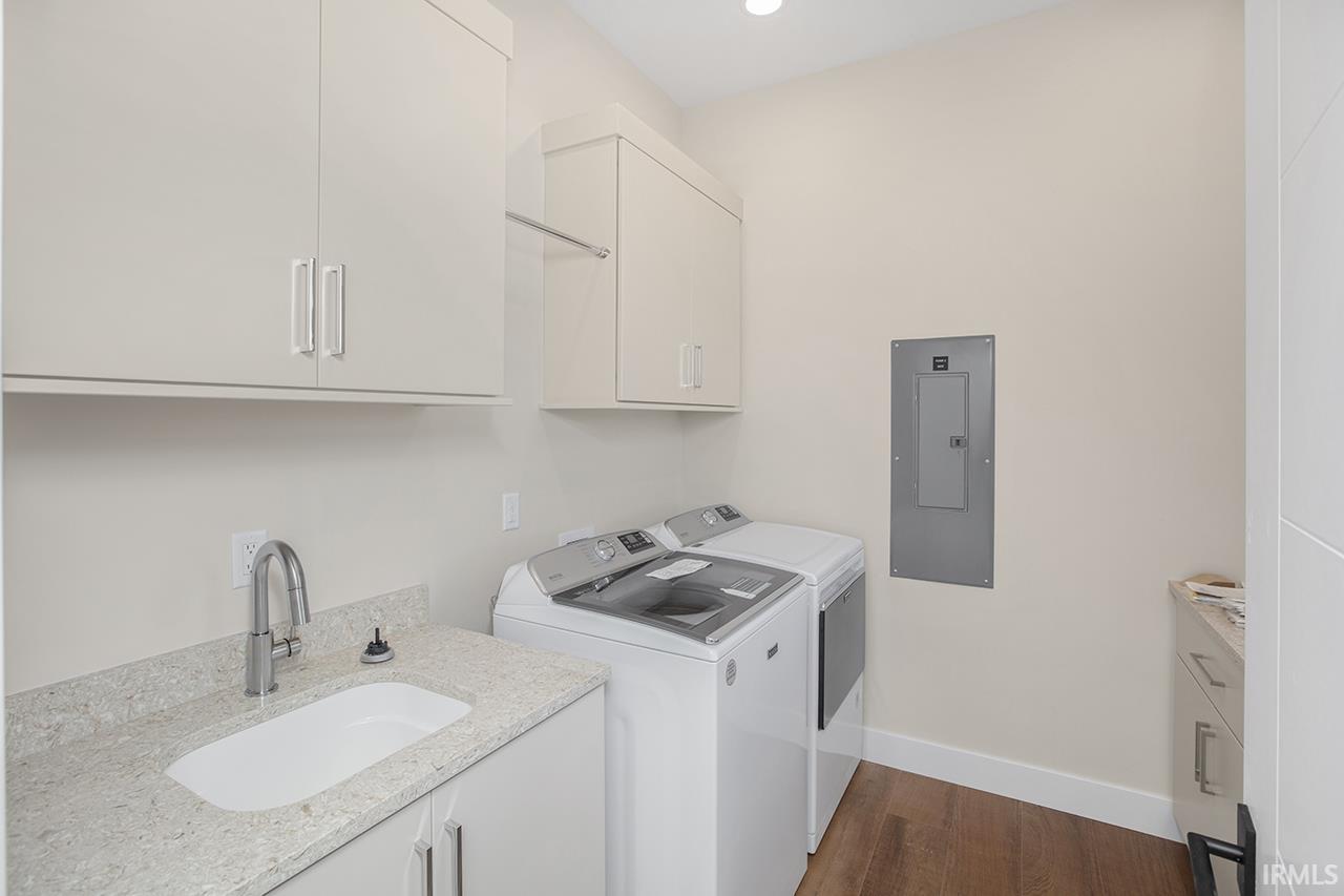 Photo 22 of 960 E Jackson, 302 Boulevard