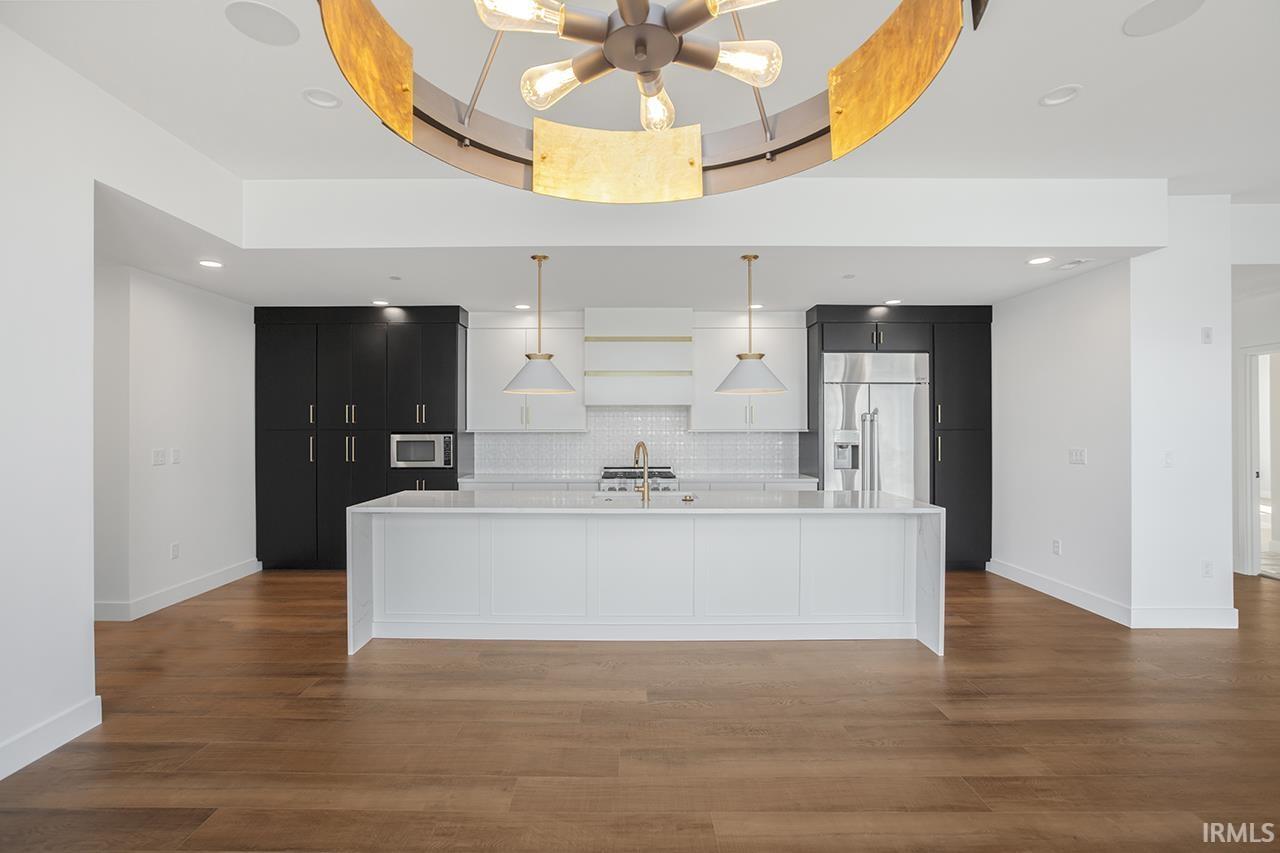 Photo 6 of 960 E Jackson, 302 Boulevard