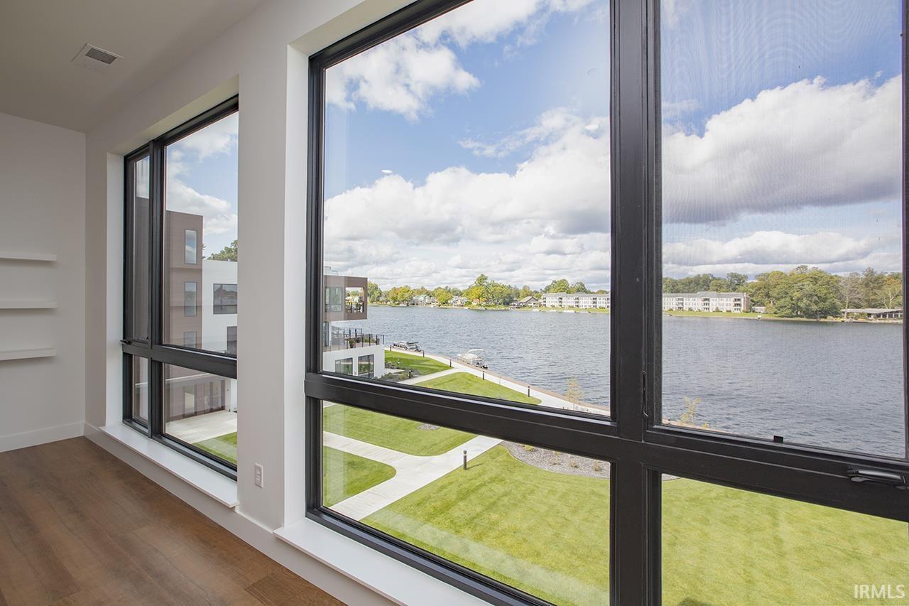 Photo 9 of 960 E Jackson, 302 Boulevard