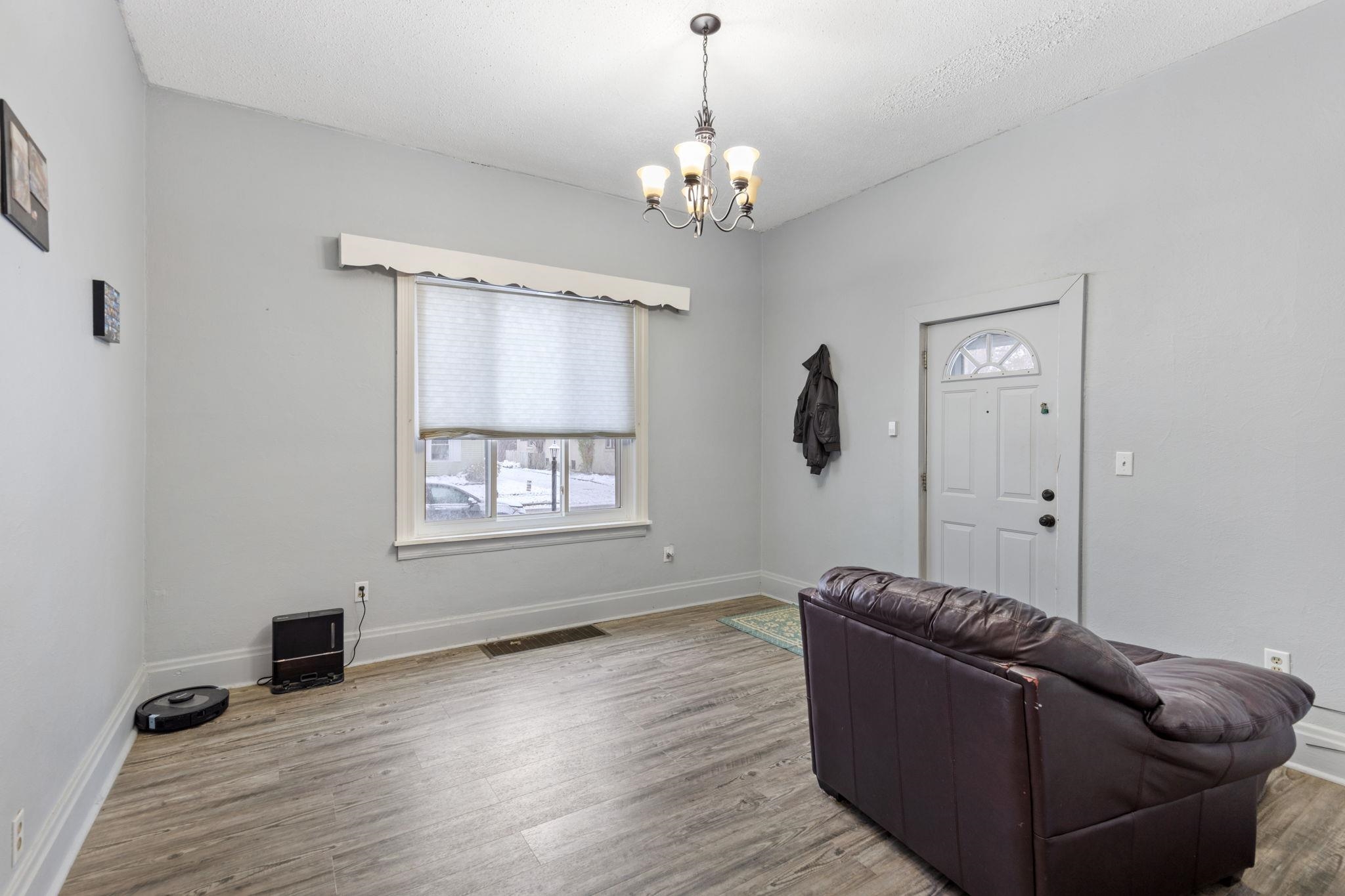 Photo 3 of 125 Kenwood Avenue