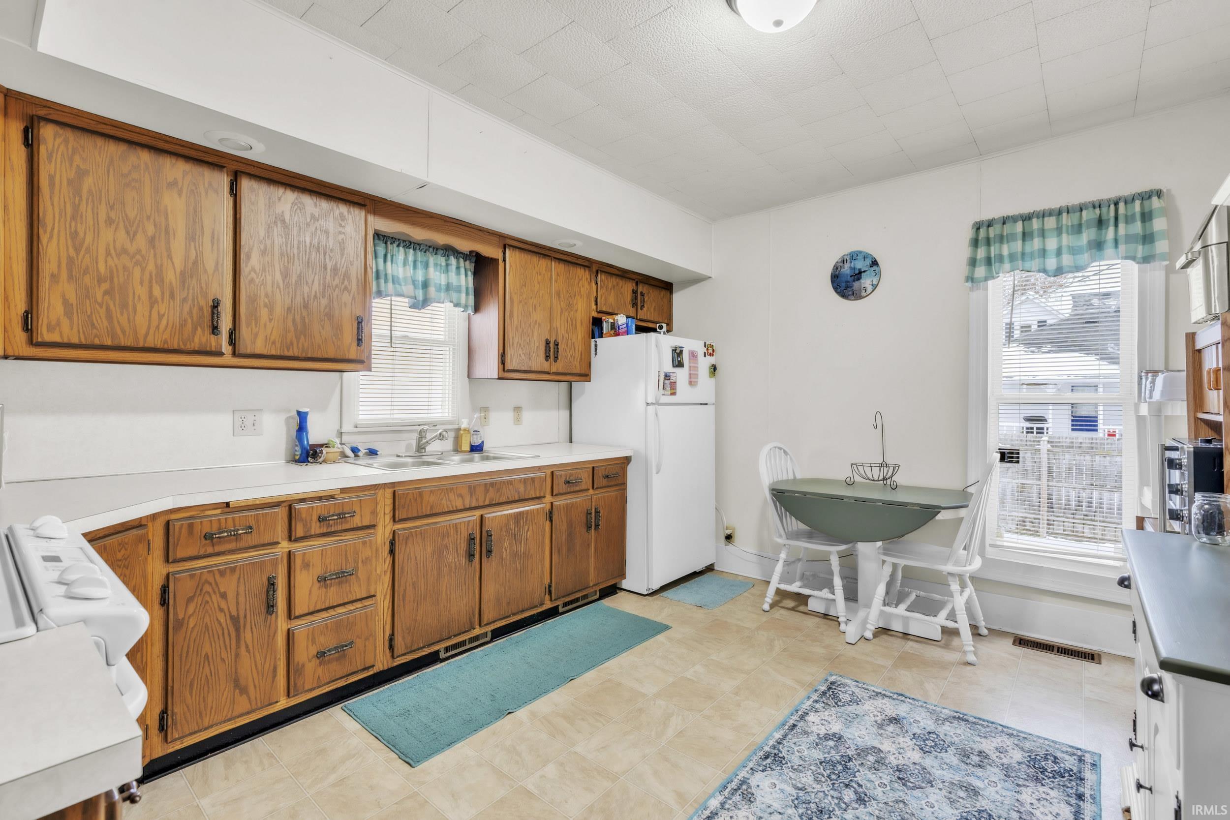 Photo 11 of 215 N York Street