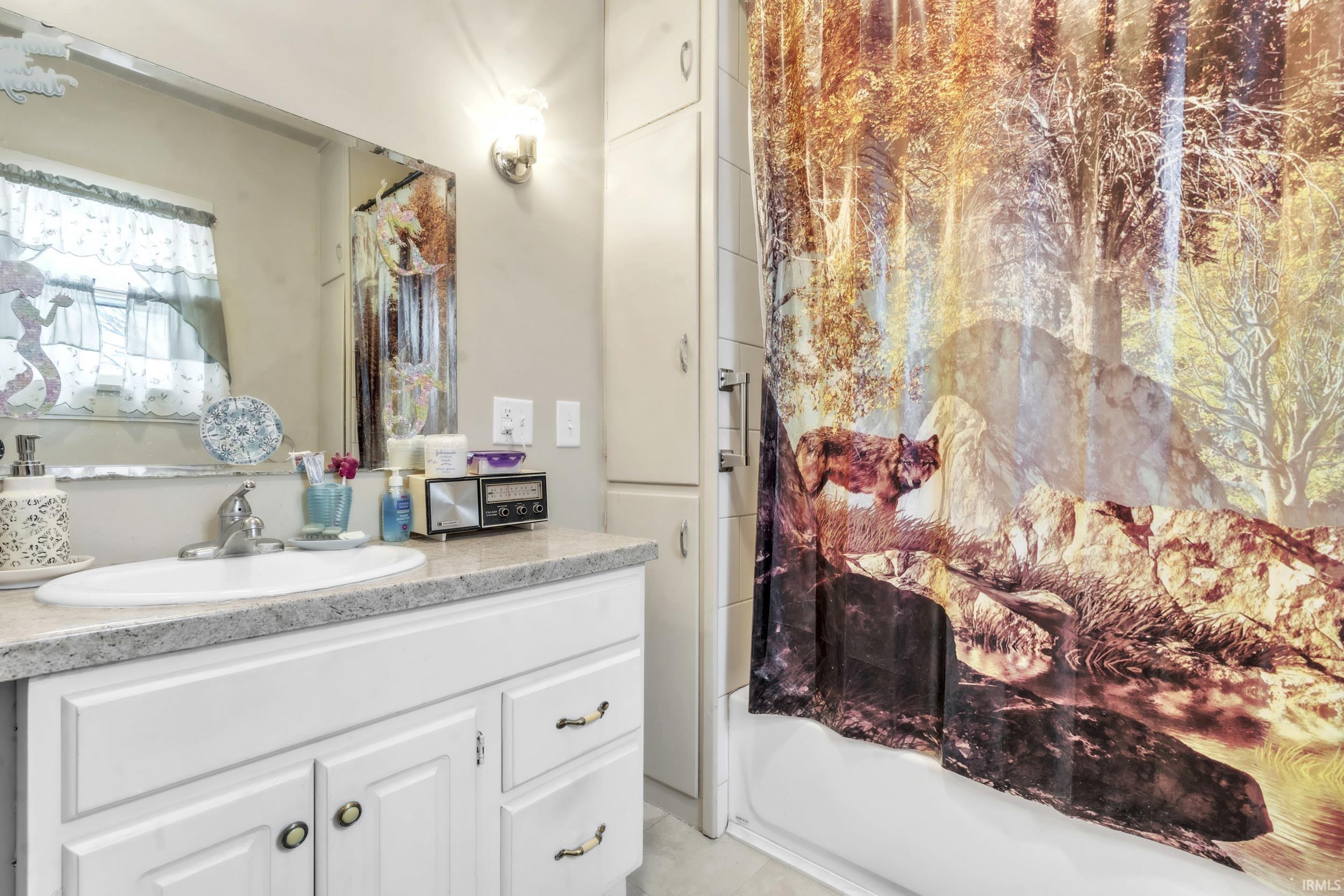 Photo 25 of 215 N York Street