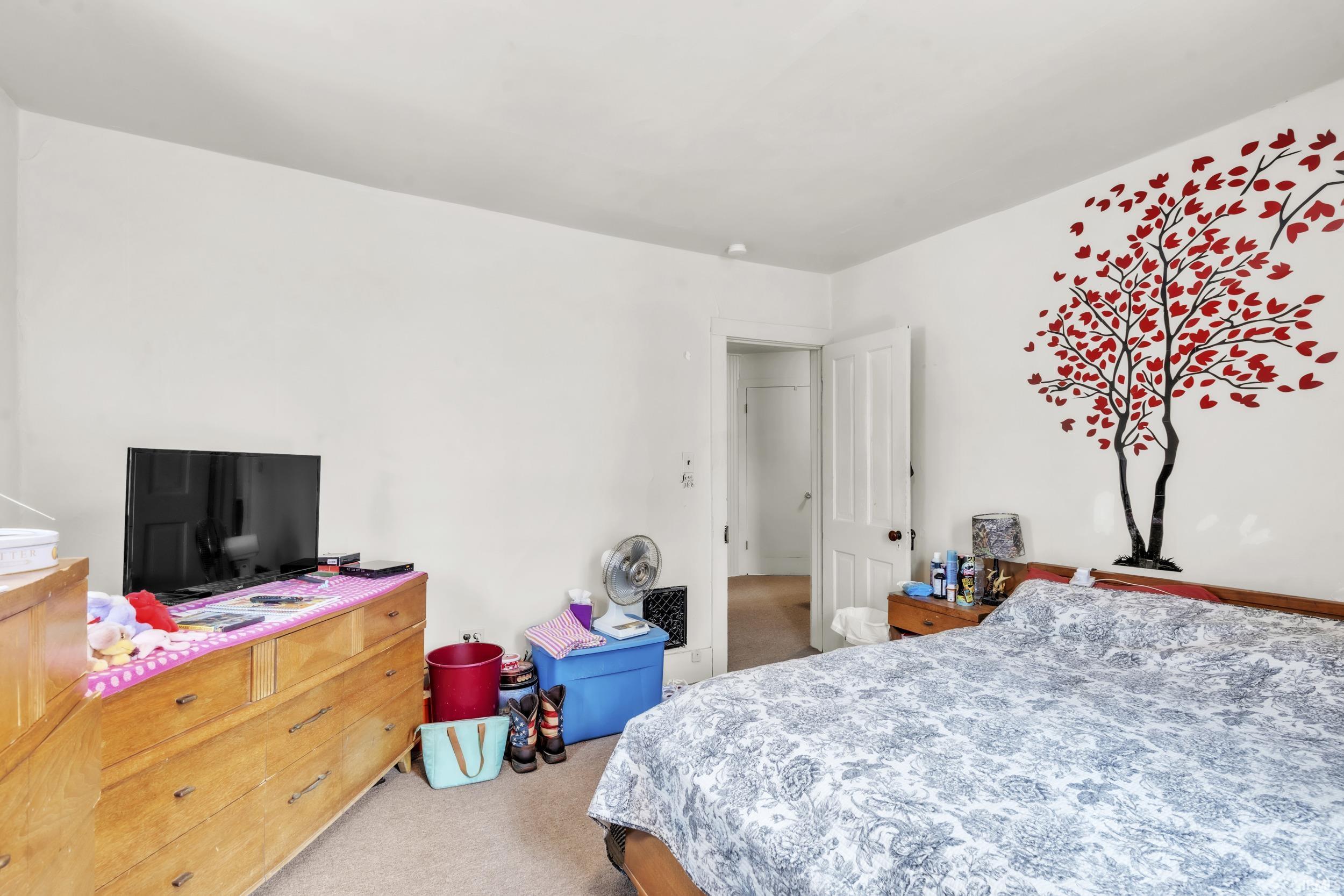 Photo 31 of 215 N York Street