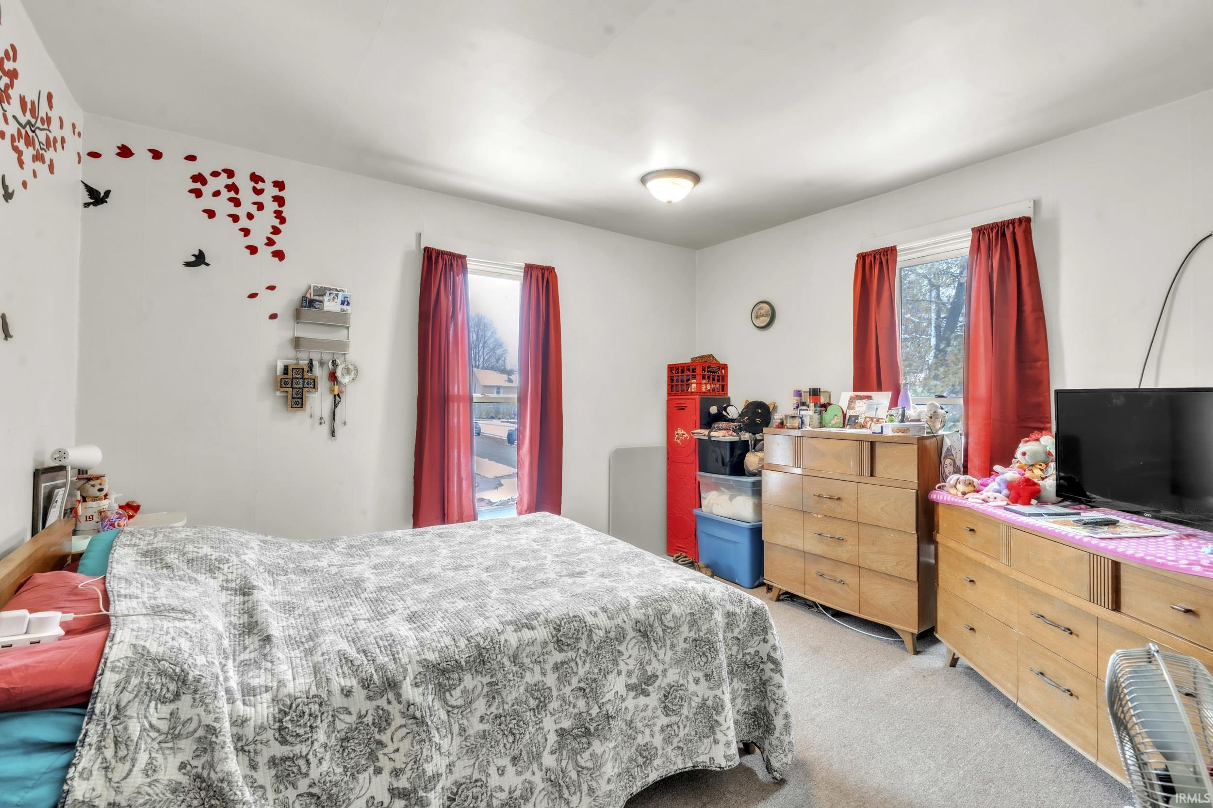 Photo 34 of 215 N York Street