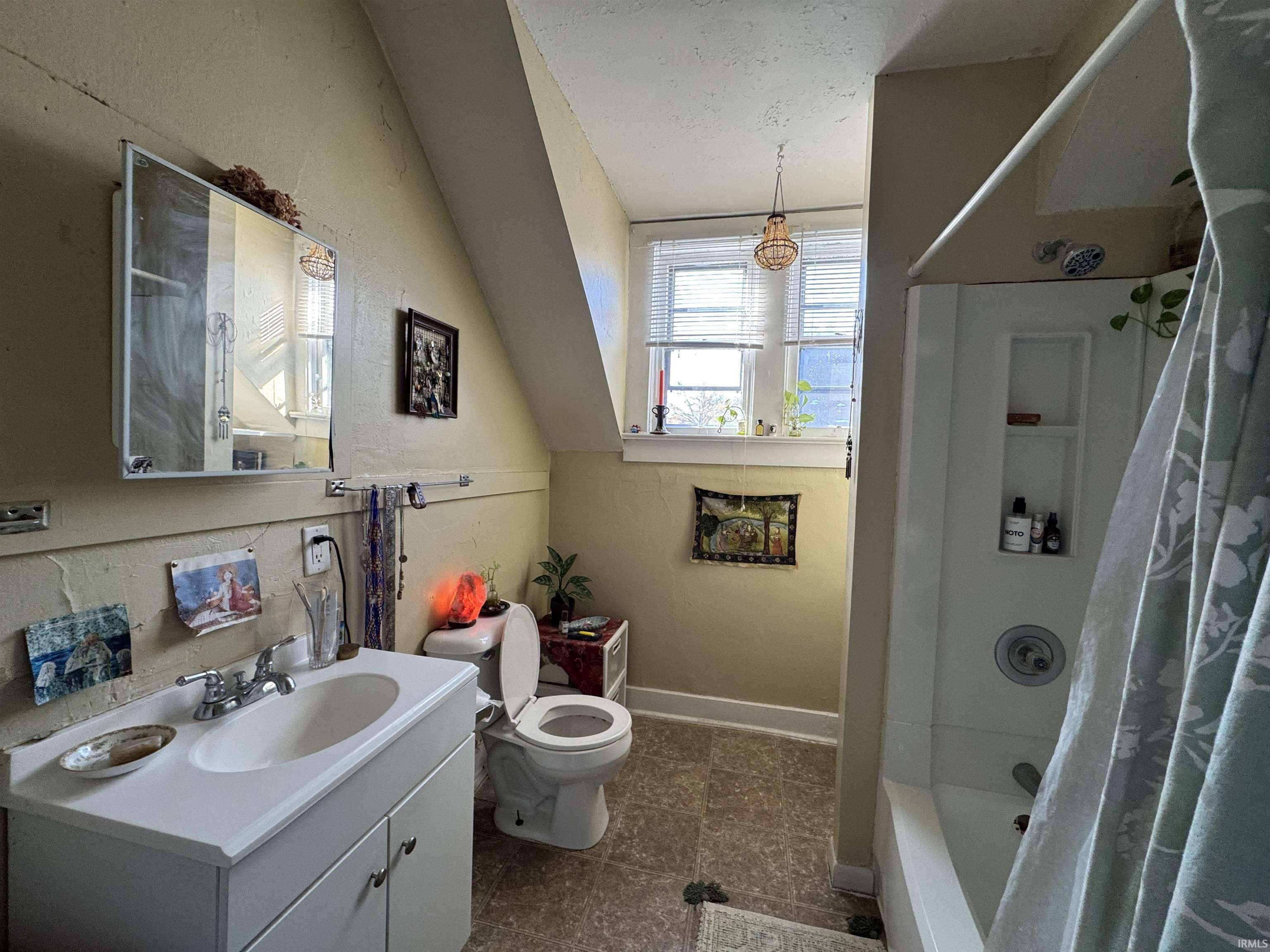 Photo 11 of 3201 Dinnen Avenue