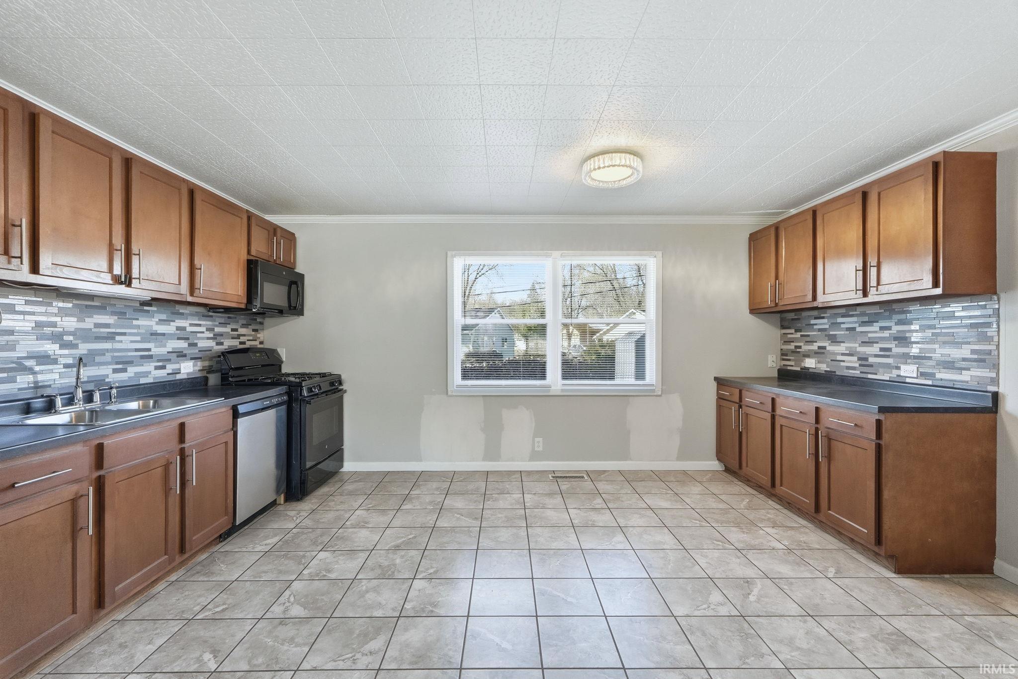 Photo 5 of 1208 Braeburn Drive