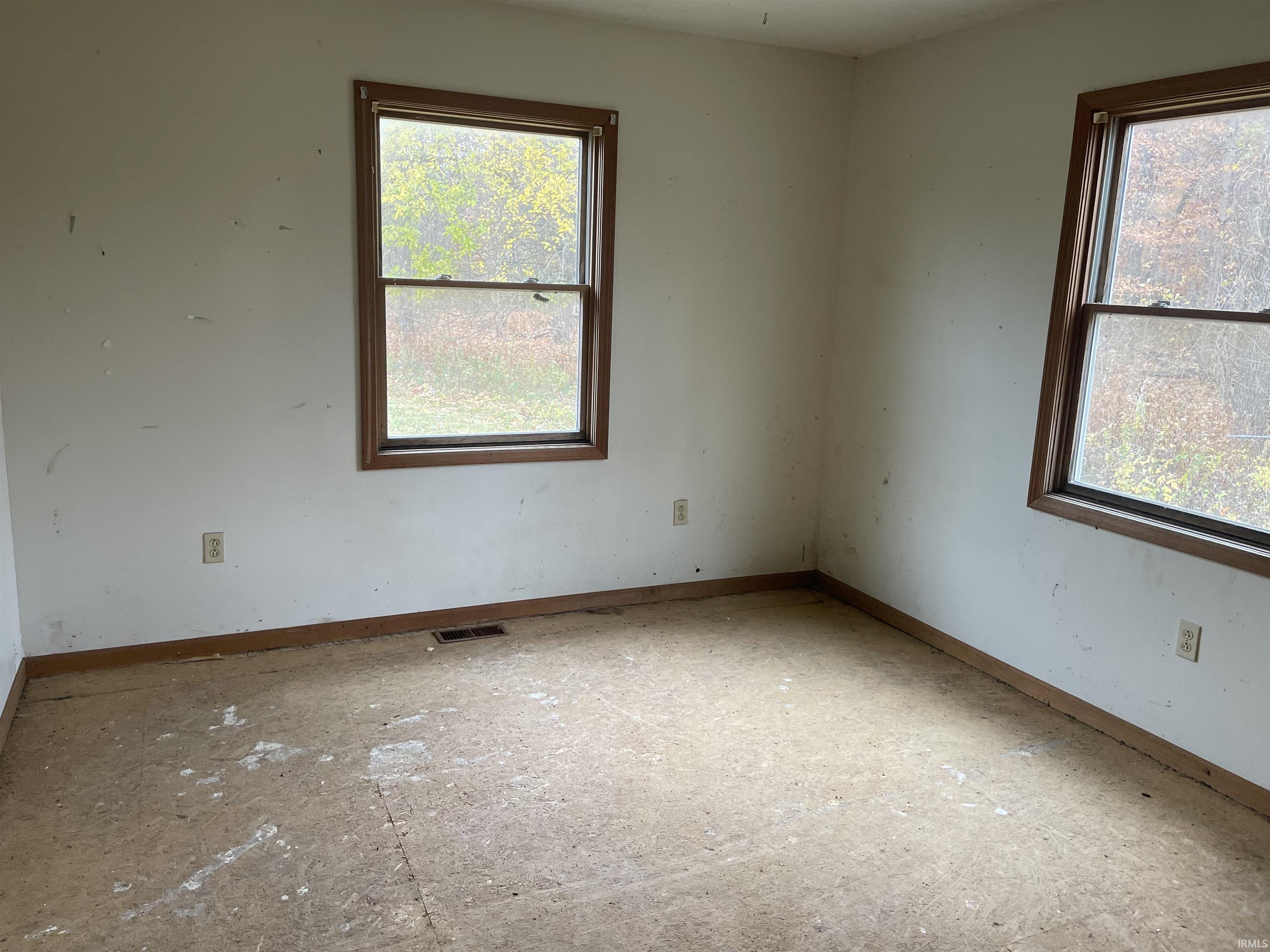 Photo 11 of 2165 E 400 S