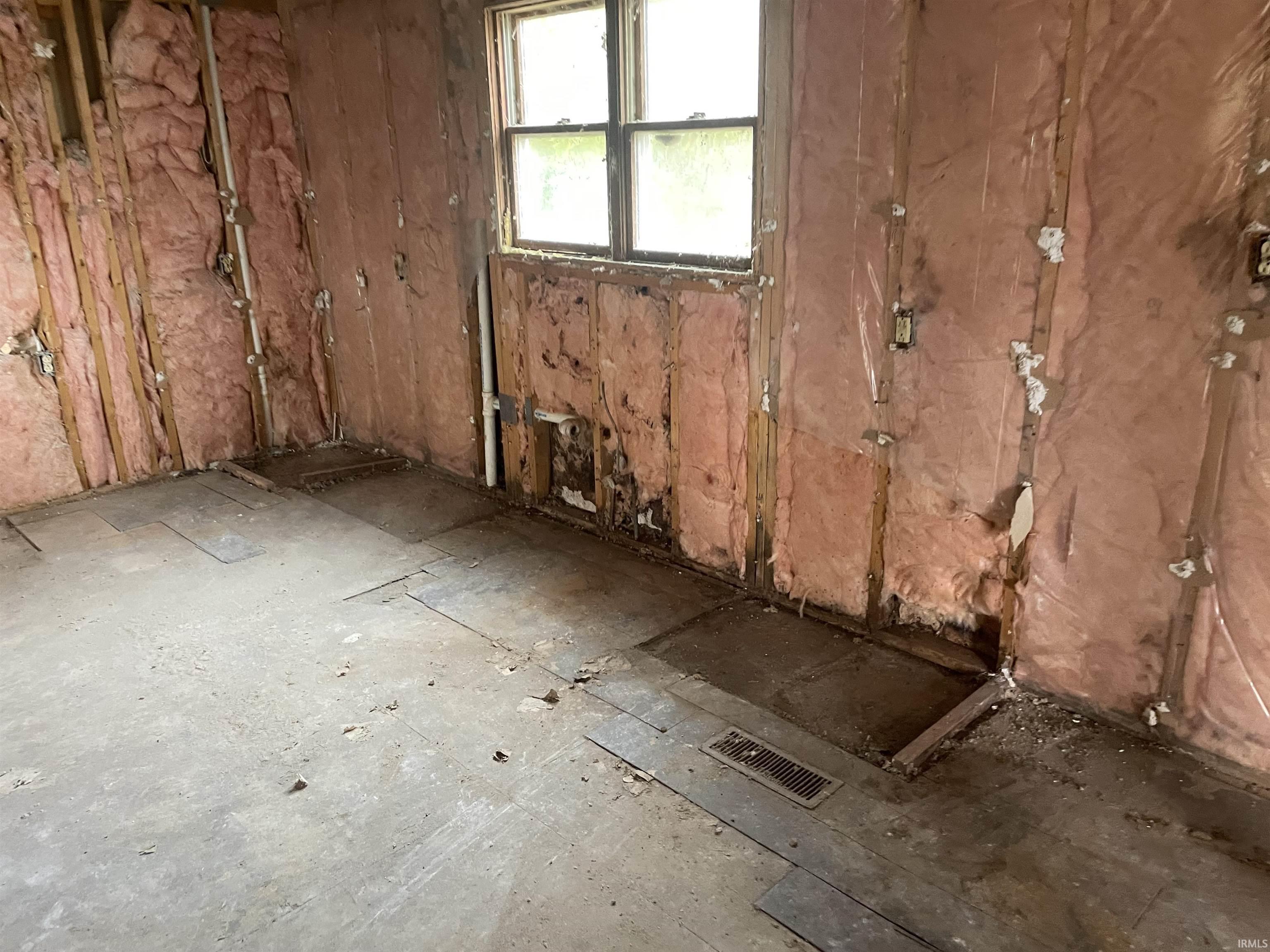 Photo 2 of 2165 E 400 S