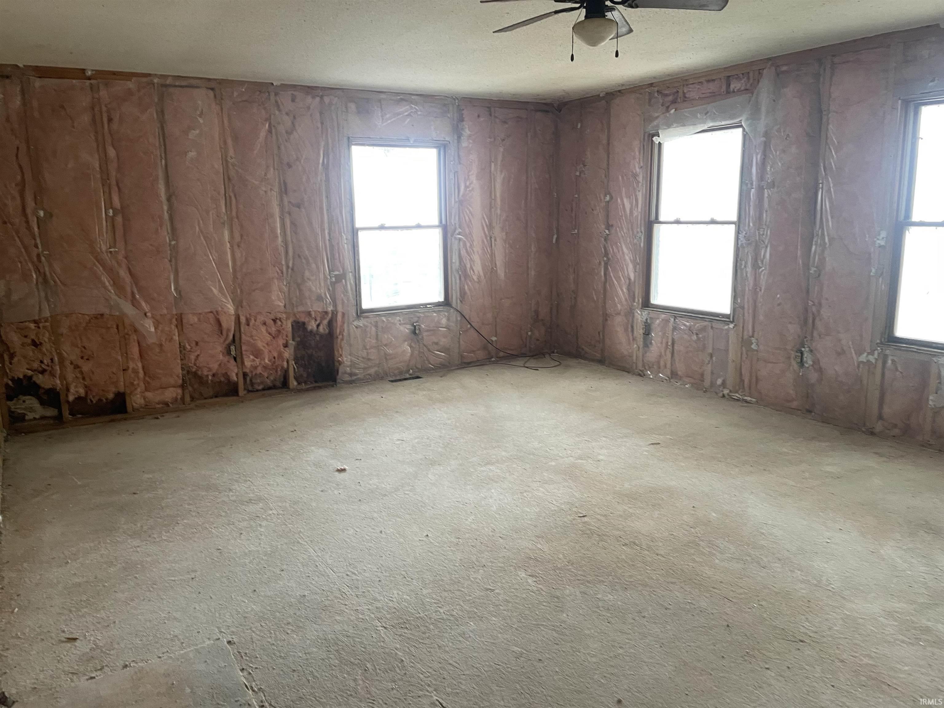 Photo 4 of 2165 E 400 S