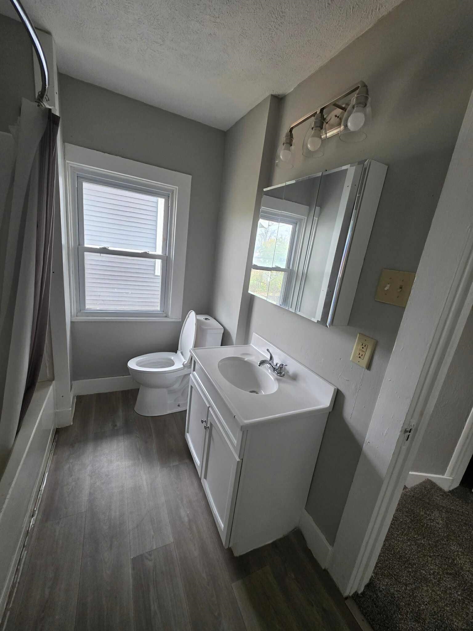 Photo 12 of 1109 W Packard Avenue