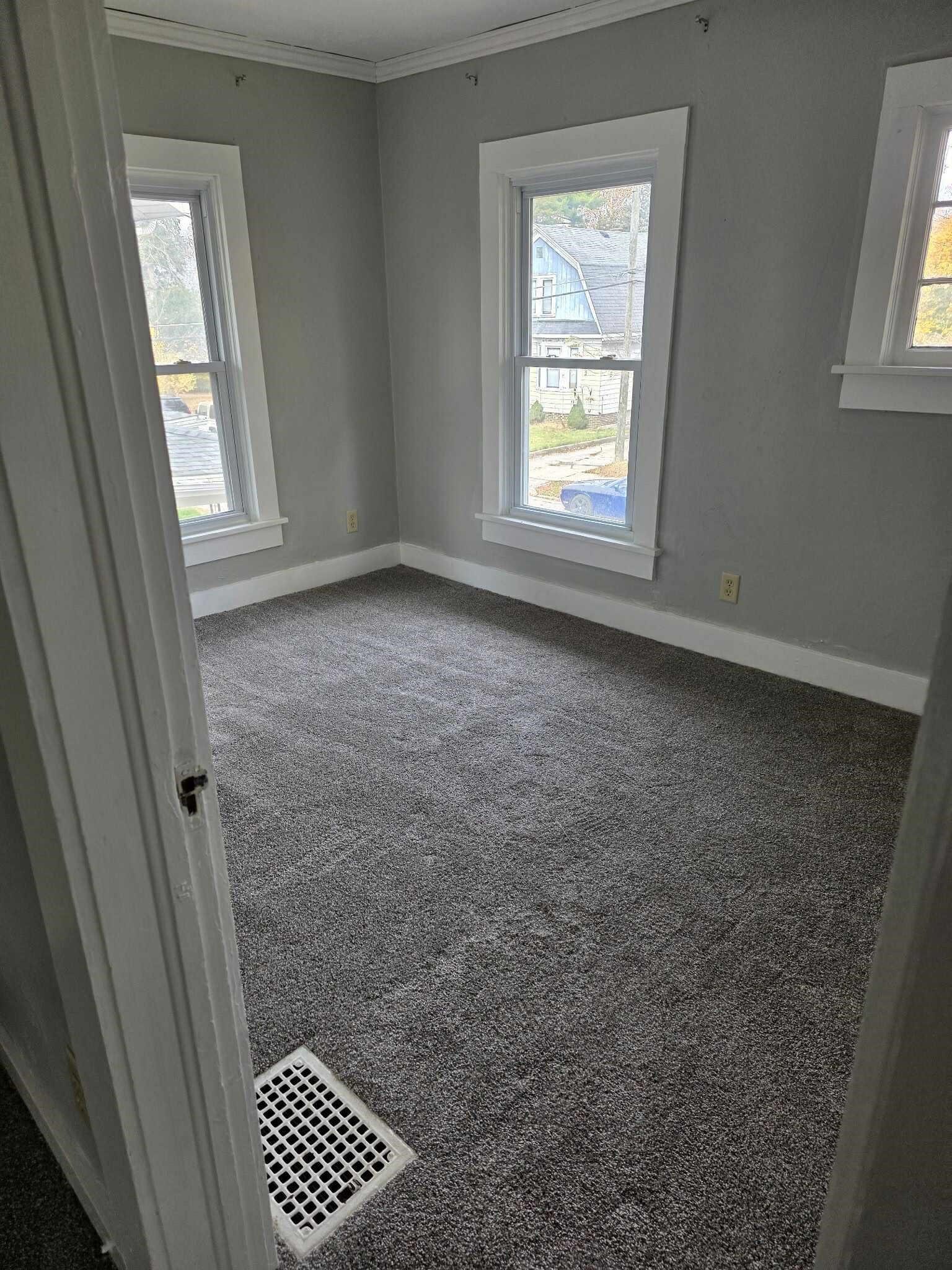 Photo 13 of 1109 W Packard Avenue