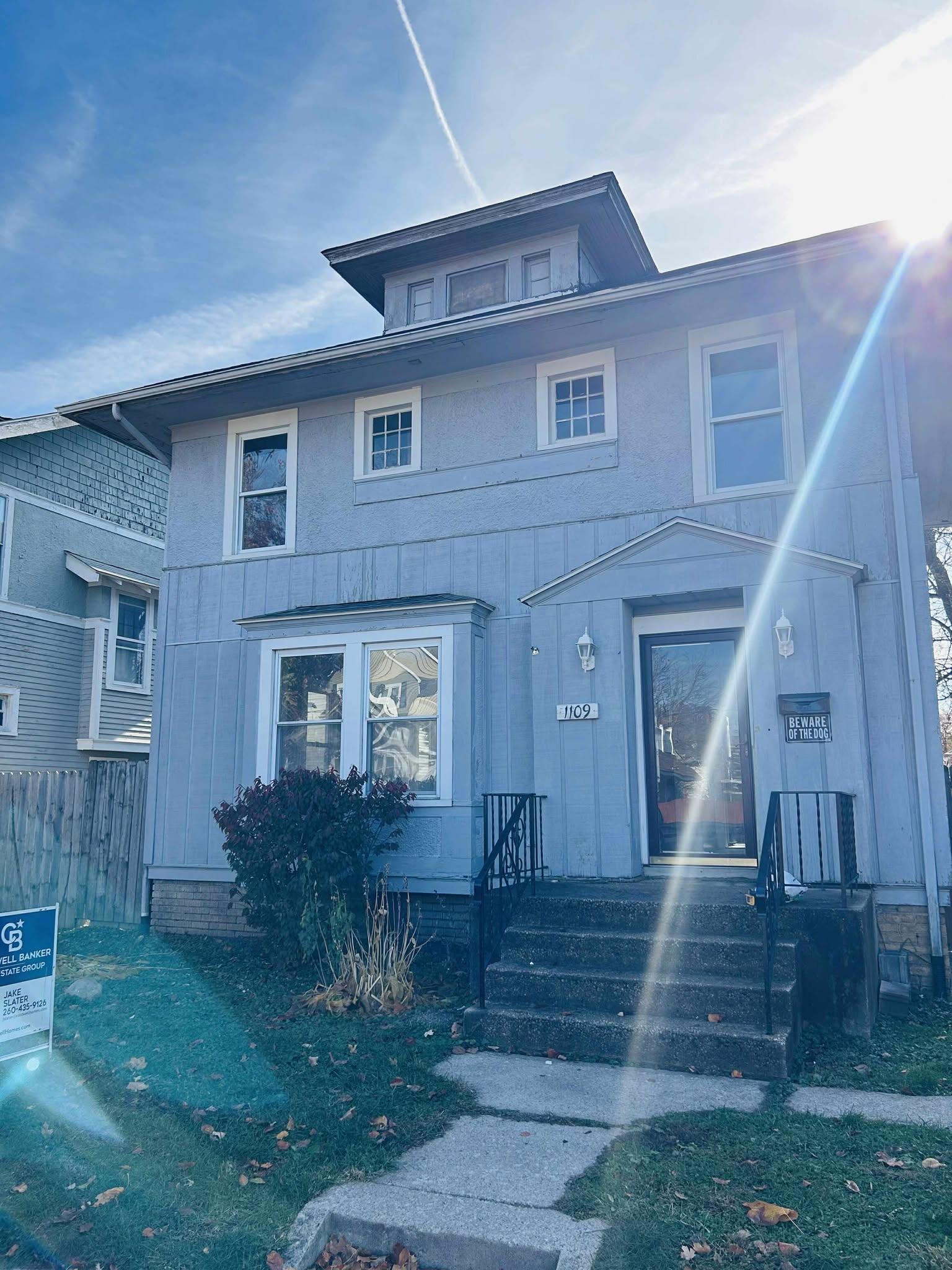 Photo 3 of 1109 W Packard Avenue