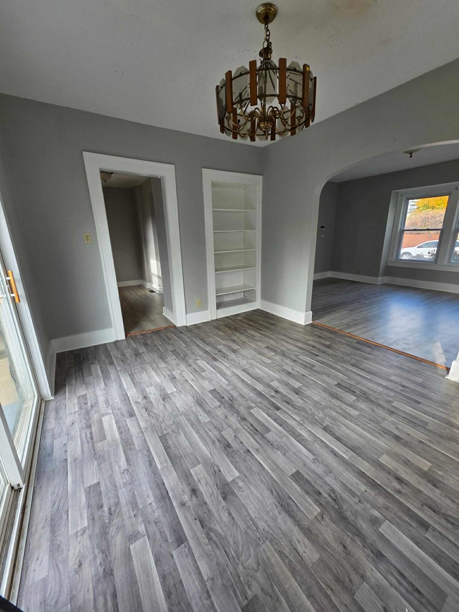 Photo 5 of 1109 W Packard Avenue