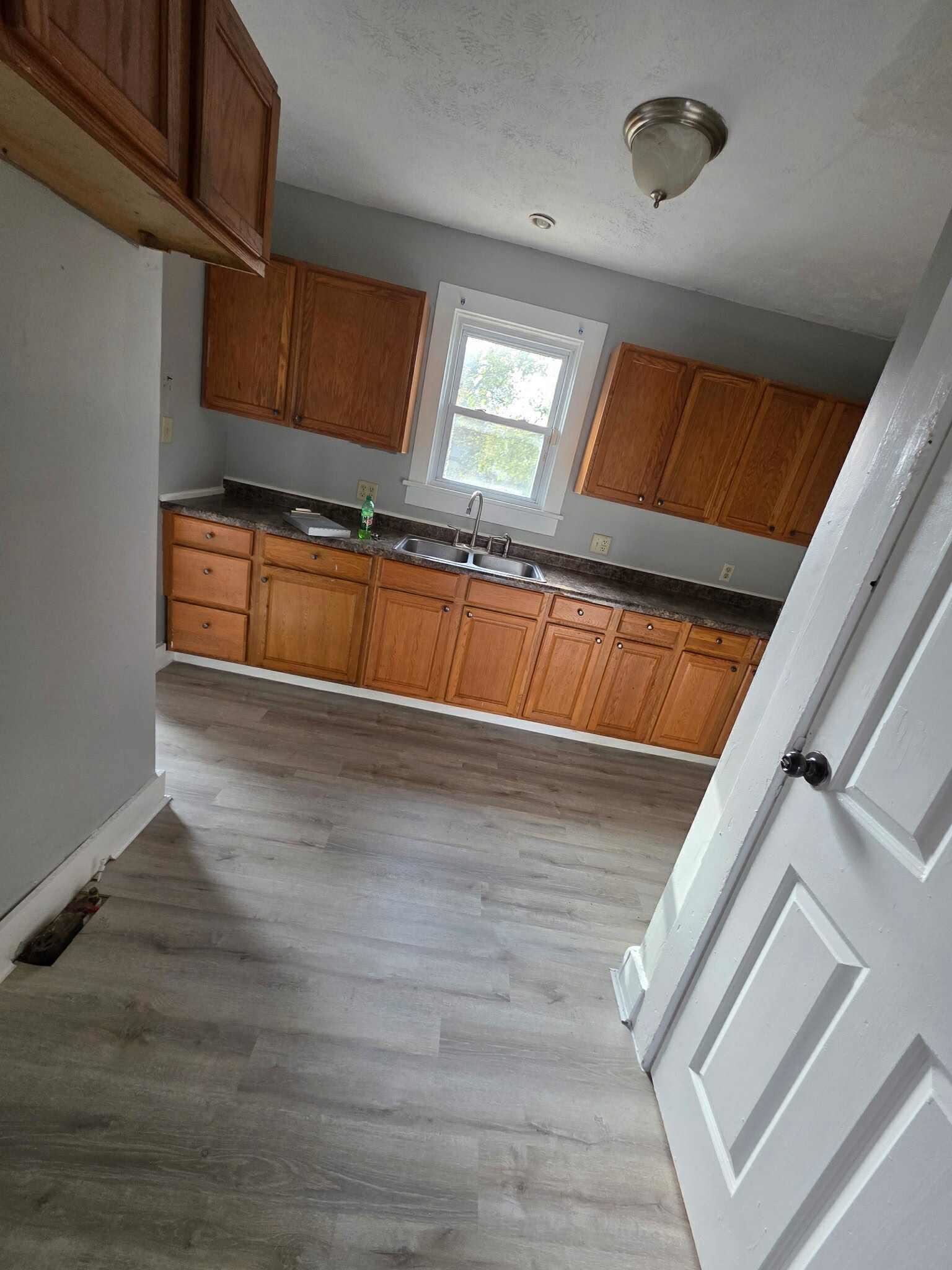 Photo 8 of 1109 W Packard Avenue