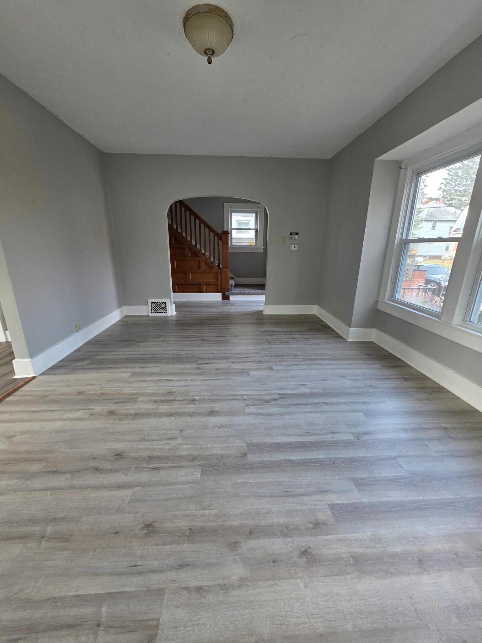 Photo 9 of 1109 W Packard Avenue