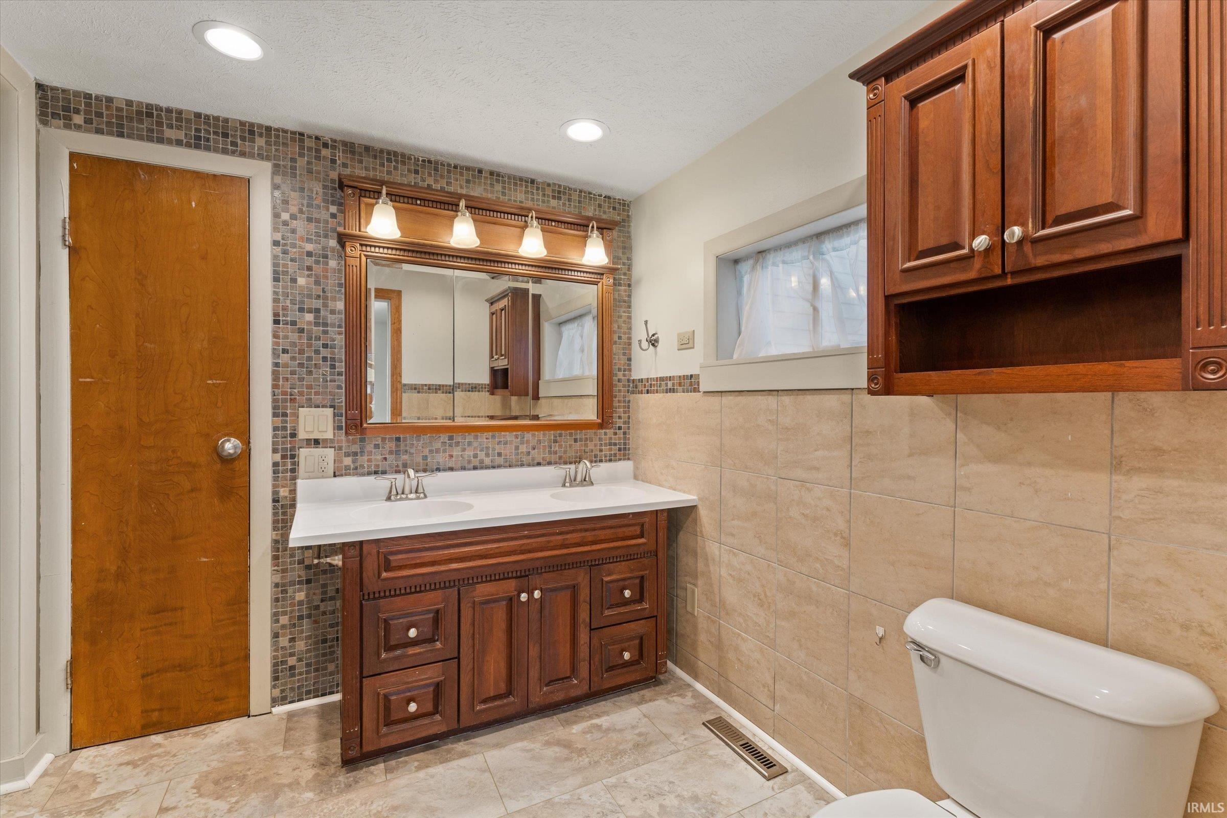 Photo 23 of 2301 Aurora Avenue