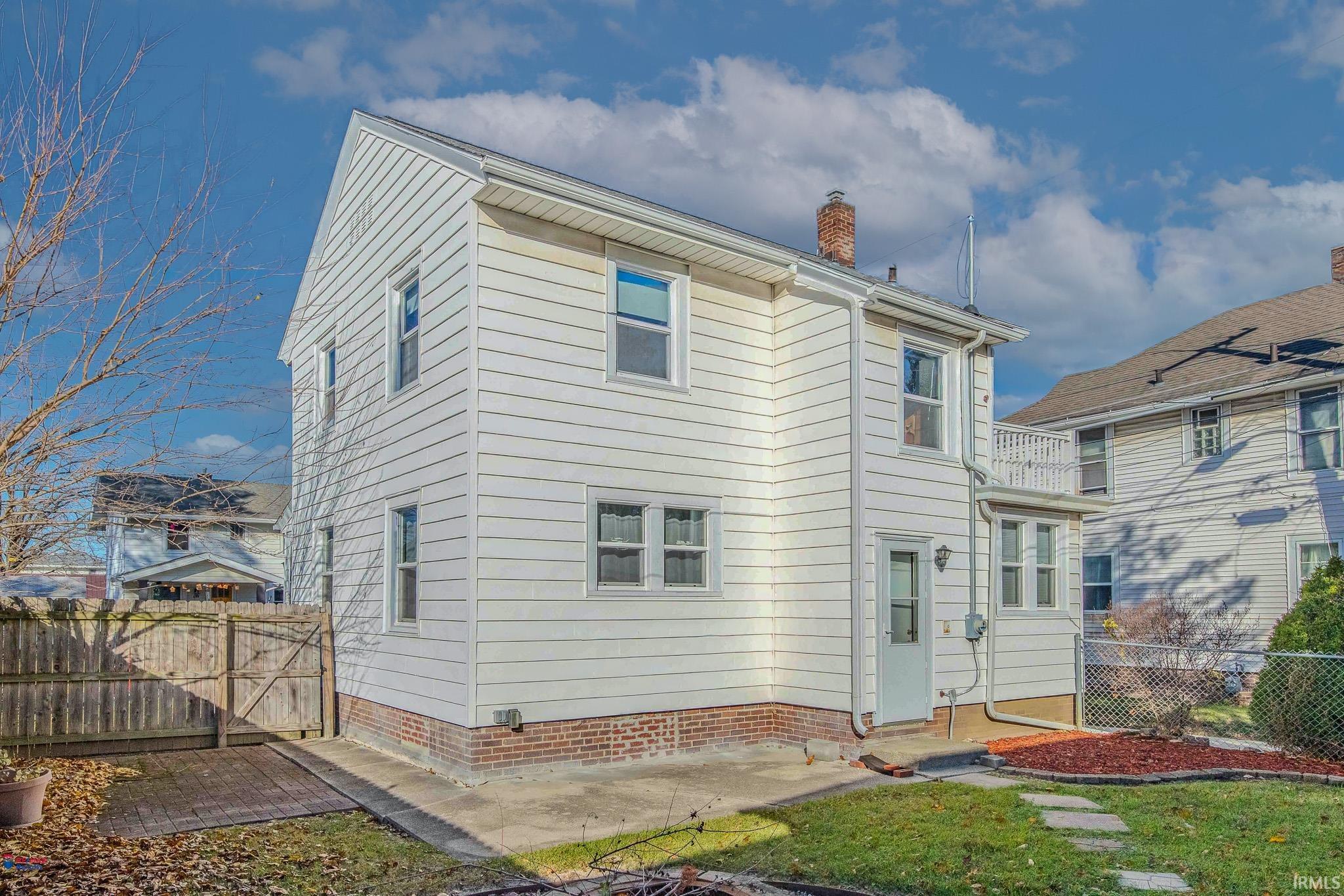 Backyard w/Firepit area.