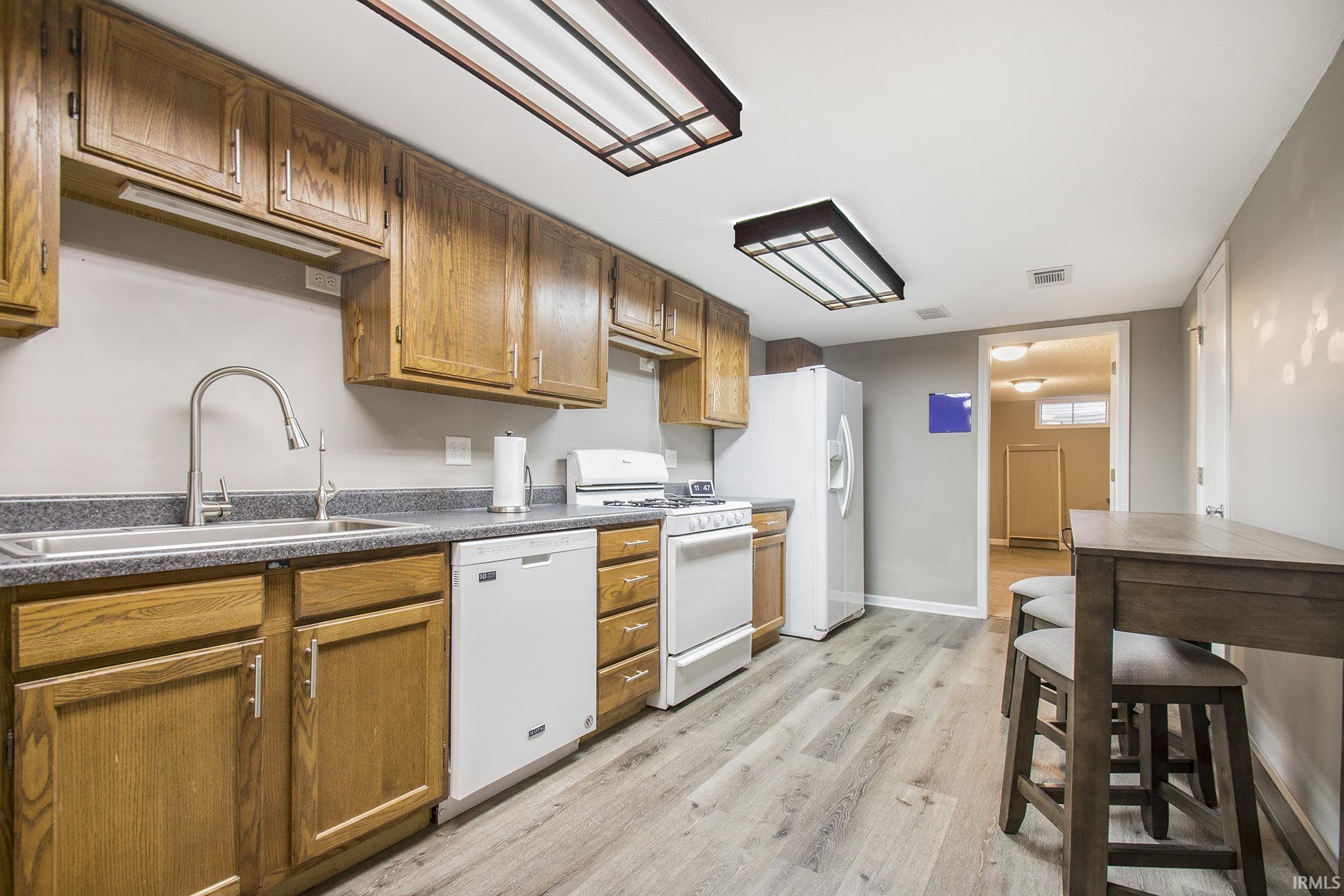 Lower Level Full Kitchen