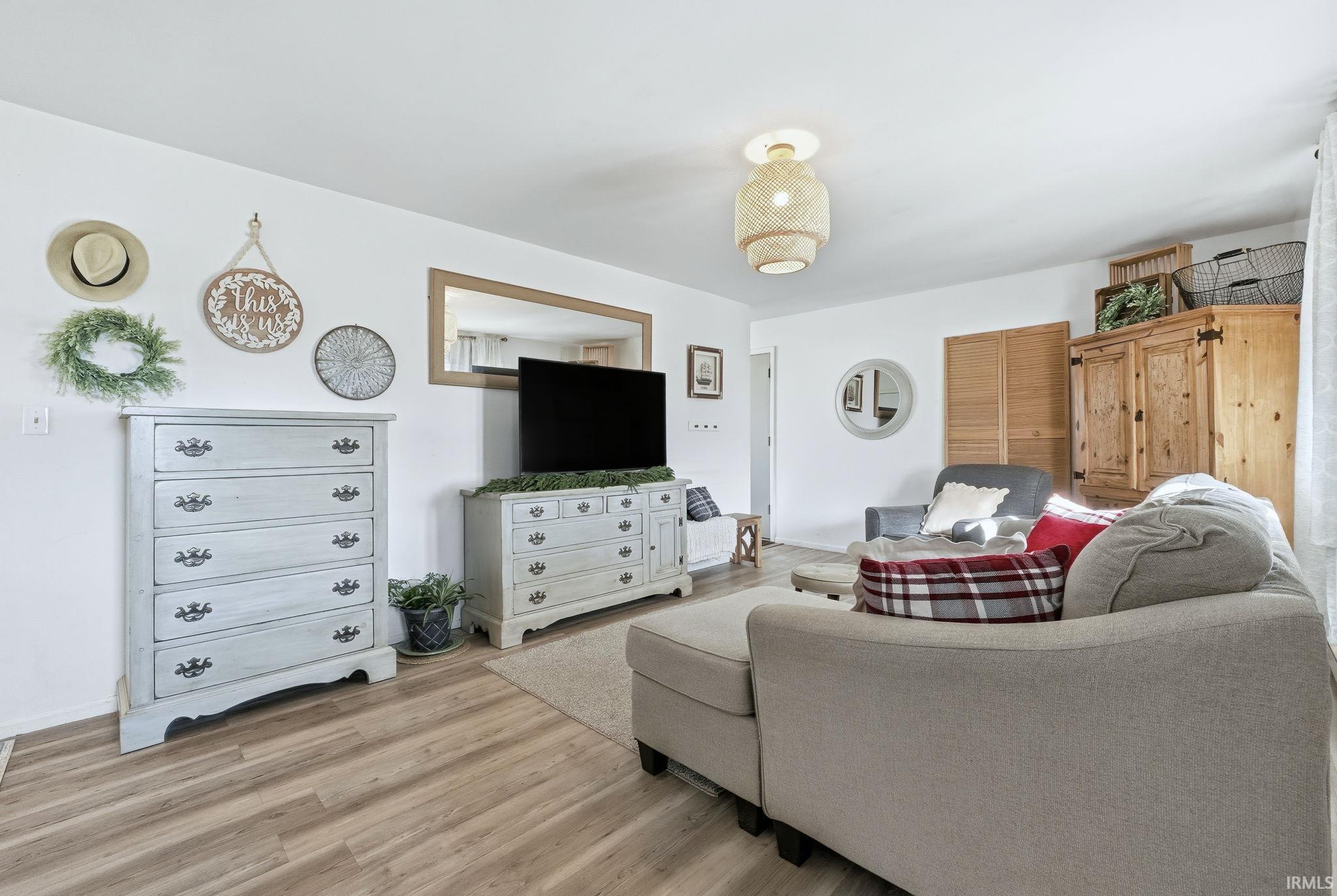 Photo 2 of 8 Turquoise Street